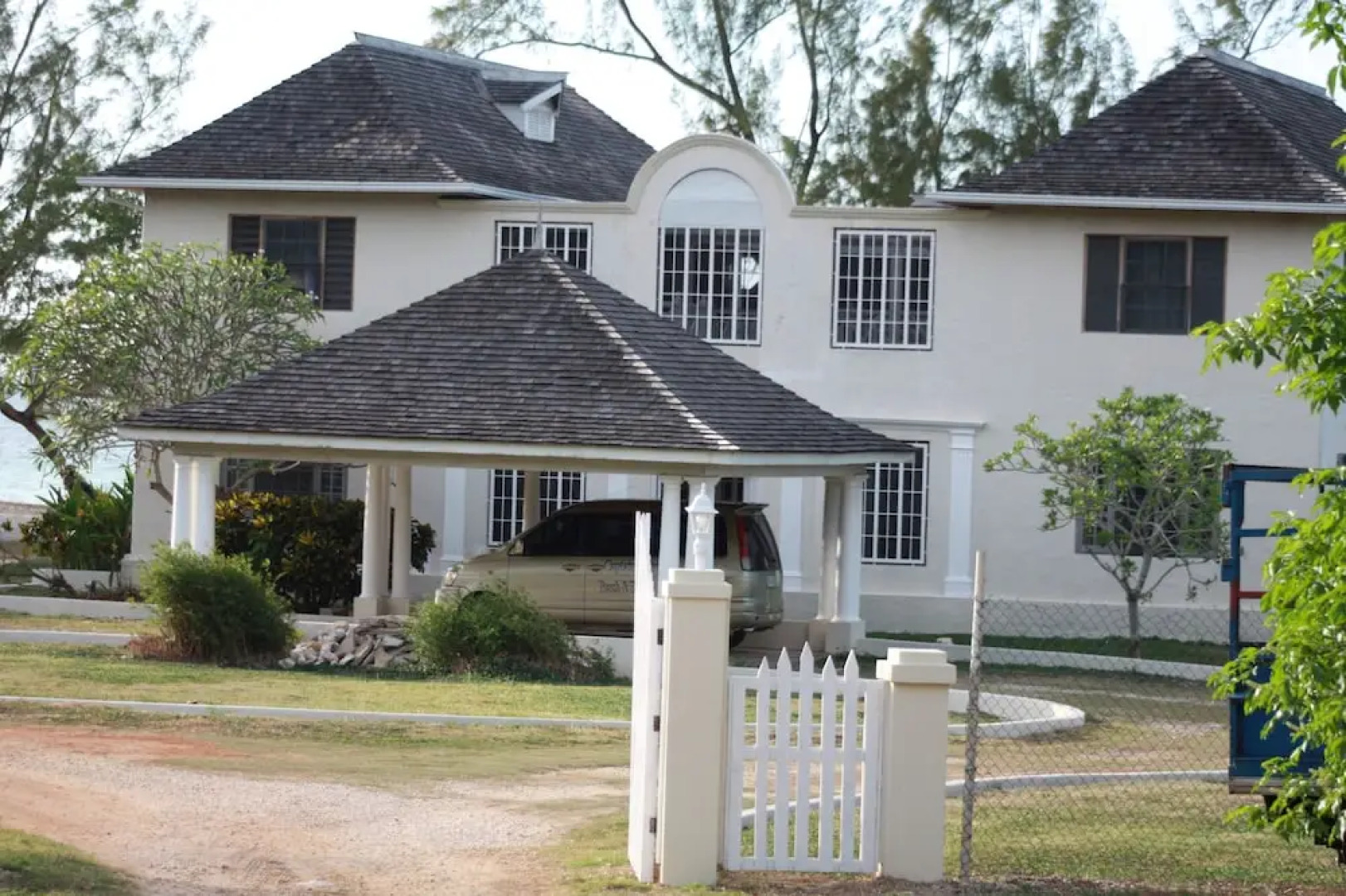 Captain's Cove Beach Resort & Villas