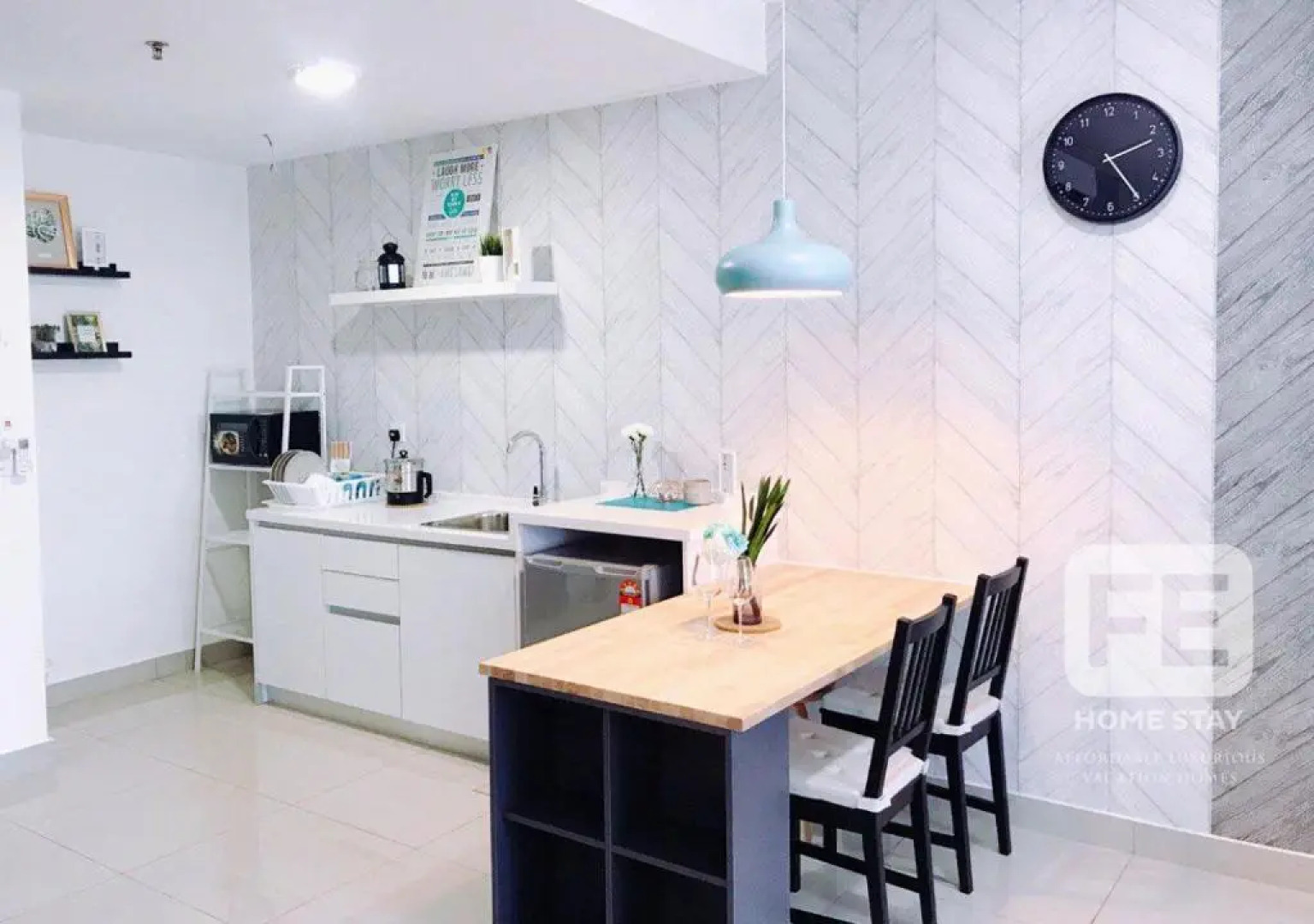 Netflix Wifi Trefoil Homestay Setia Alam FE Studo for 2 pax