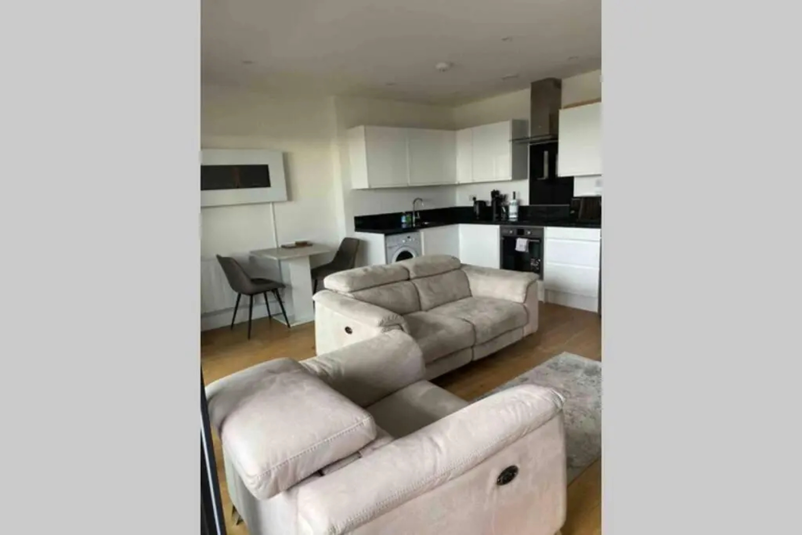 Luxury 1 Bedroom Apartment with Netflix & Parking