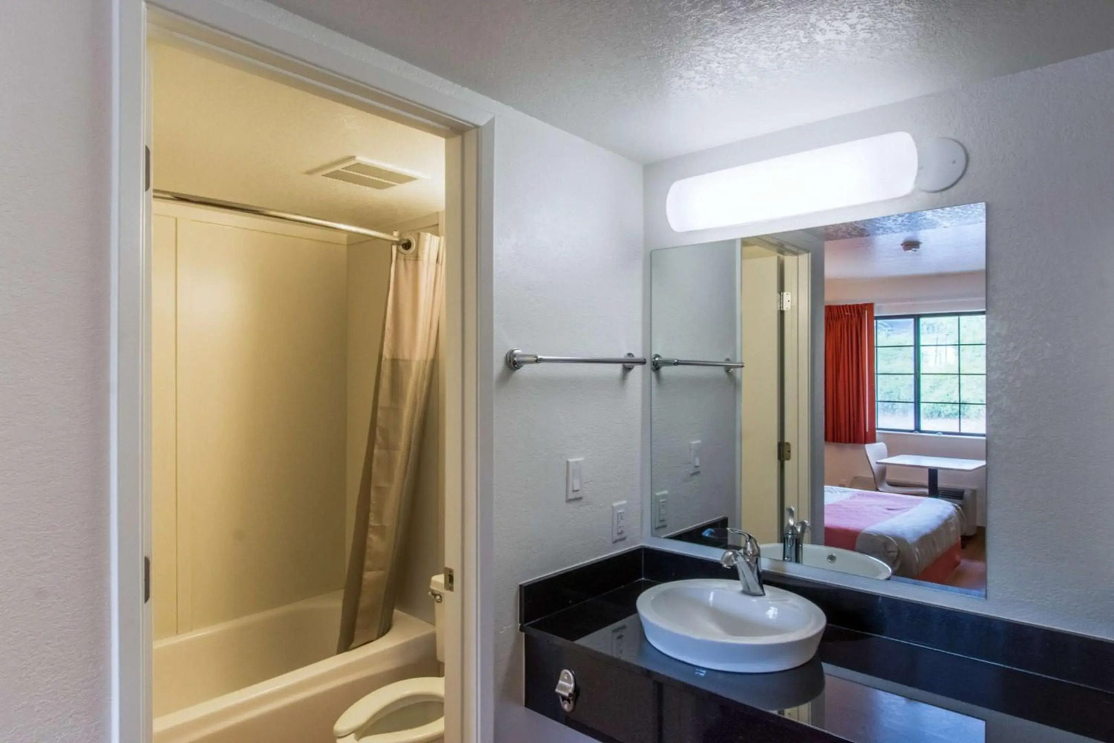 Motel 6 Redding, CA - North