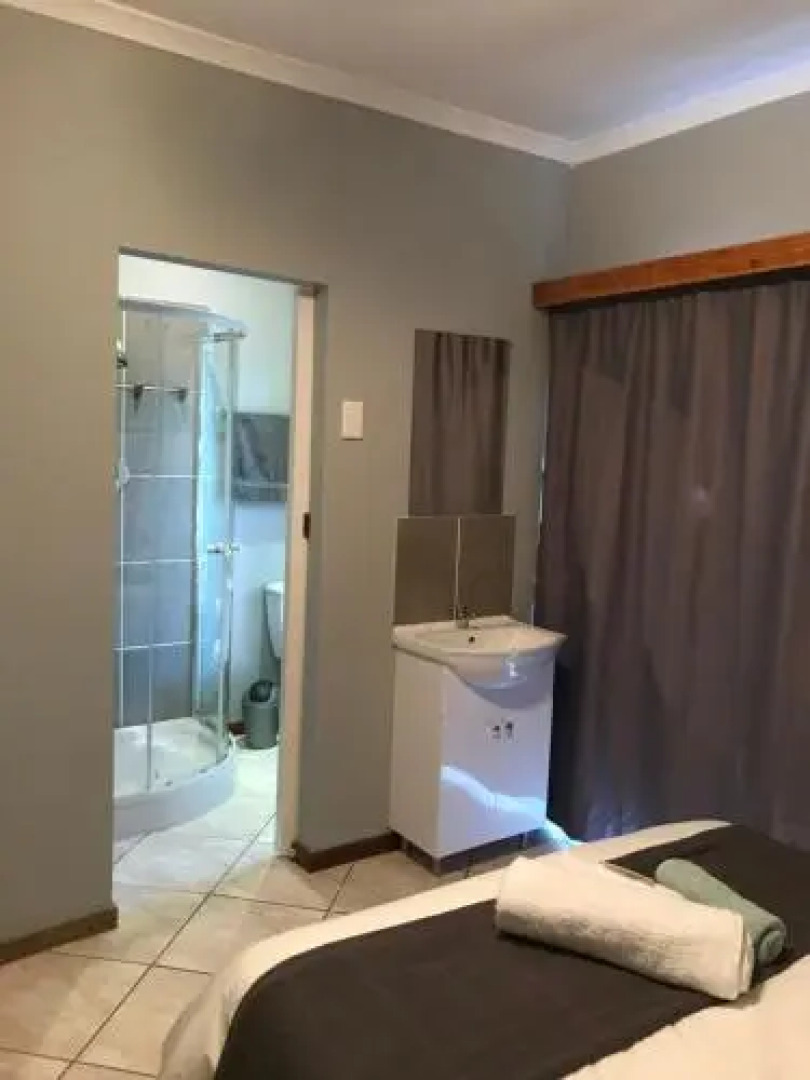 Celtis Lane Guest House