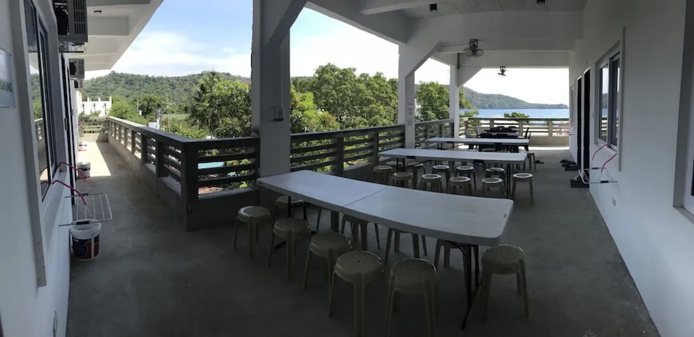 Seabreeze Beach Lodge