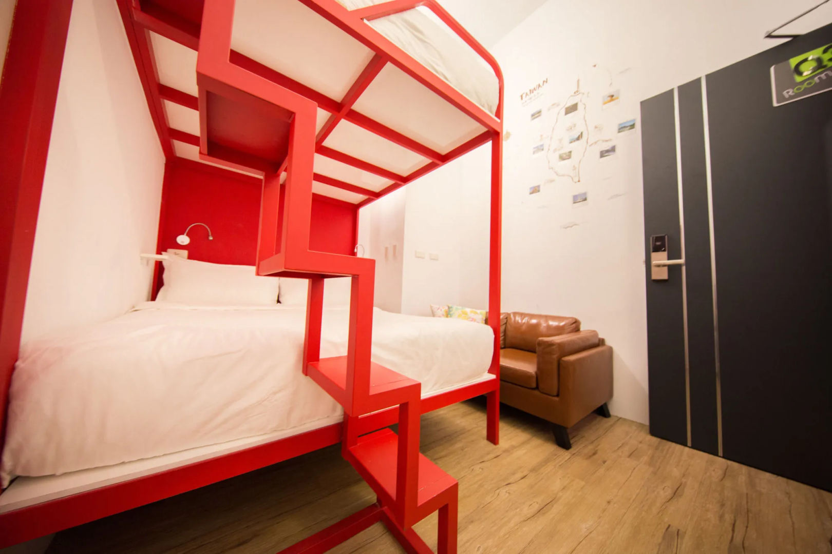 SleepBox Hotel - Ximen