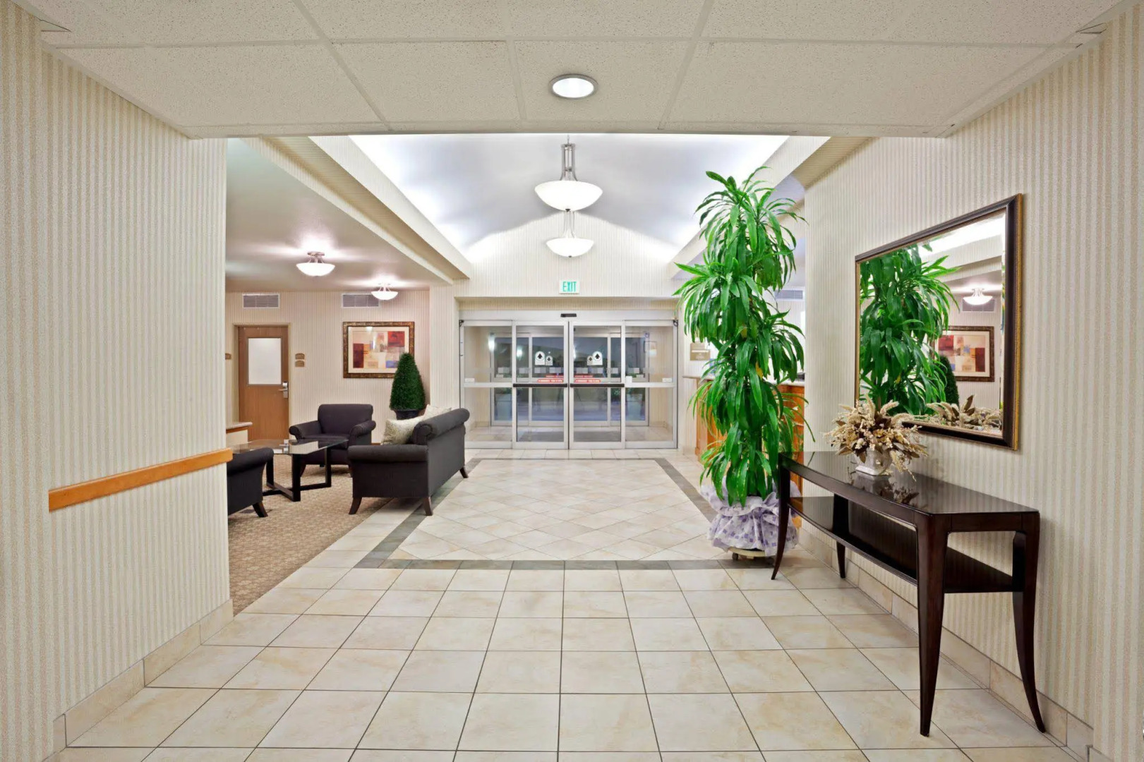 Holiday Inn Express & Suites Lacey – Olympia by IHG