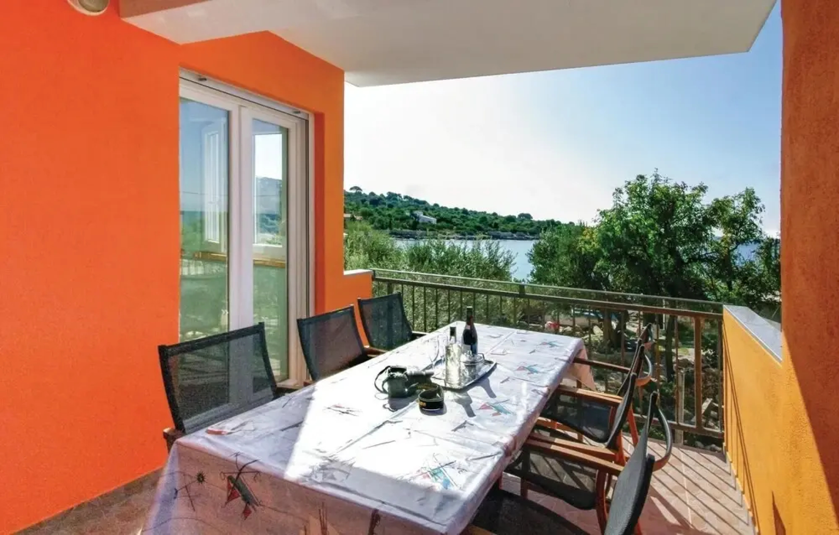 Beautiful Apartment in Drvenik Mali With 4 Bedrooms, Sauna and Outdoor Swimming Pool