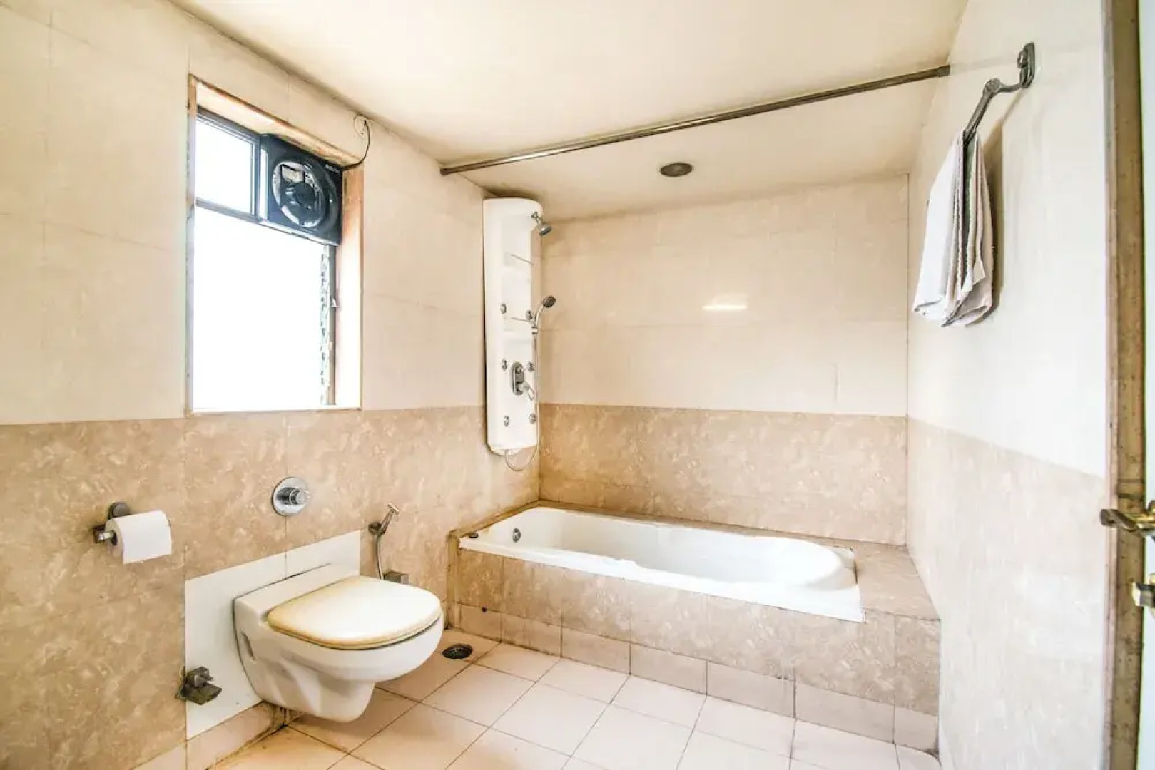 FabHotel Rajwada Baner