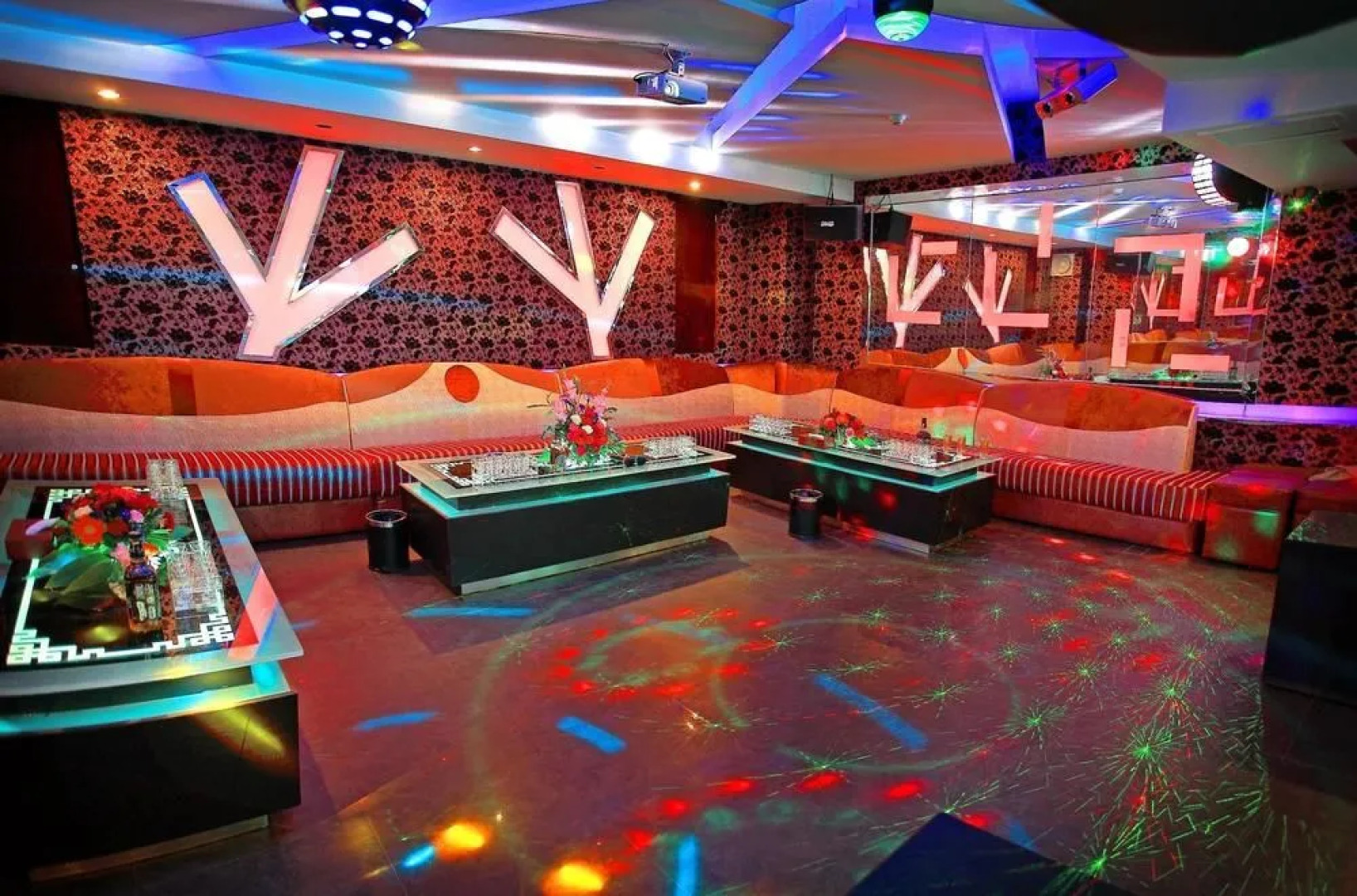 Jasper International Hotel