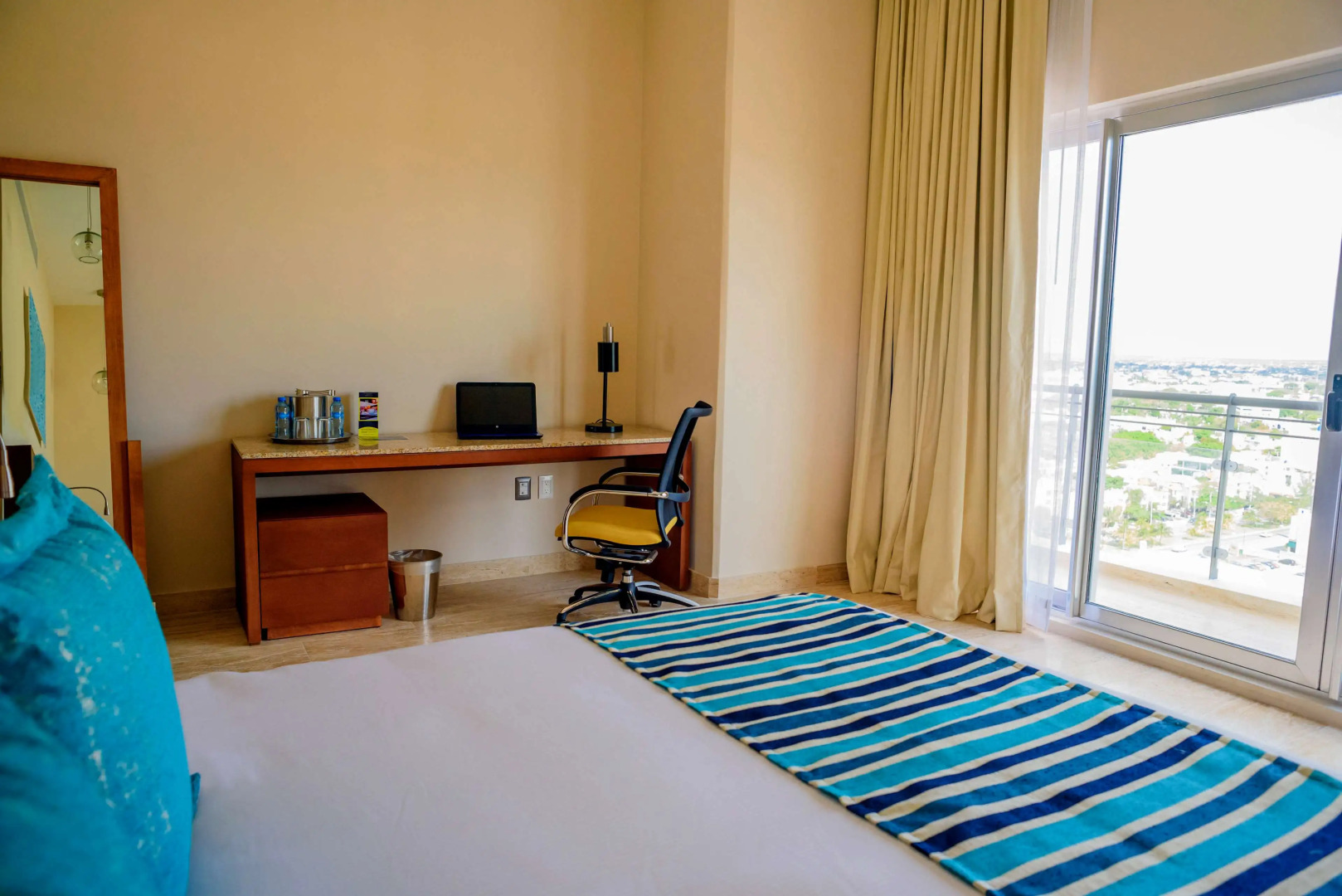 Krystal Urban Cancun & Beach Club