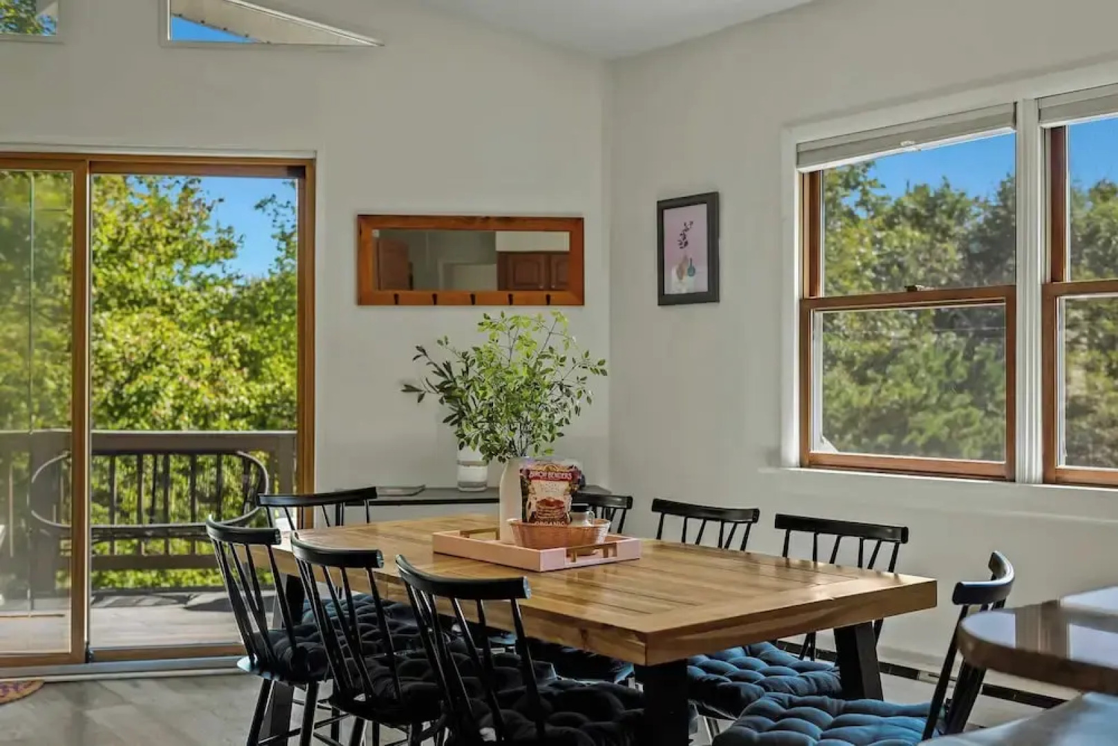 Lake It Right by Avantstay Lakefront w/ Dock, Hot Tub, Fire Pit & Game Room