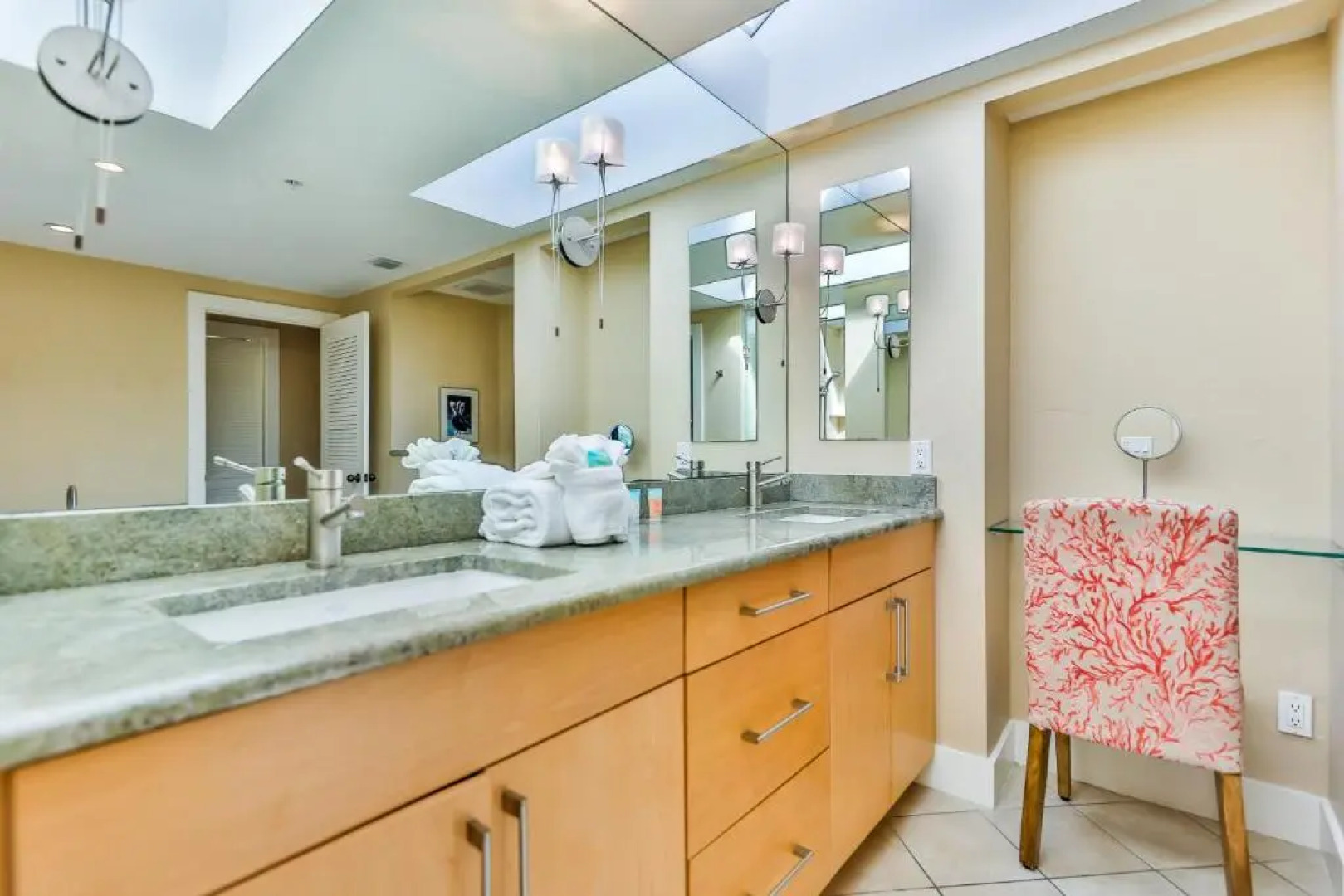 South Seas Lands End 1617