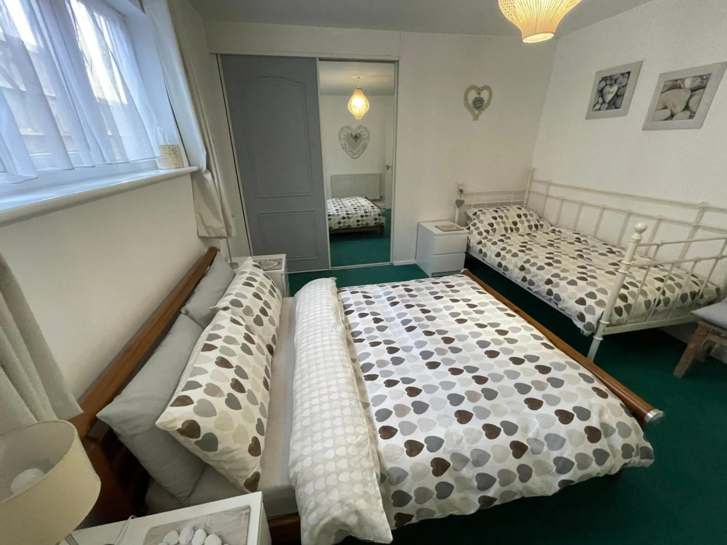 Barracuda, Beachside Apartment