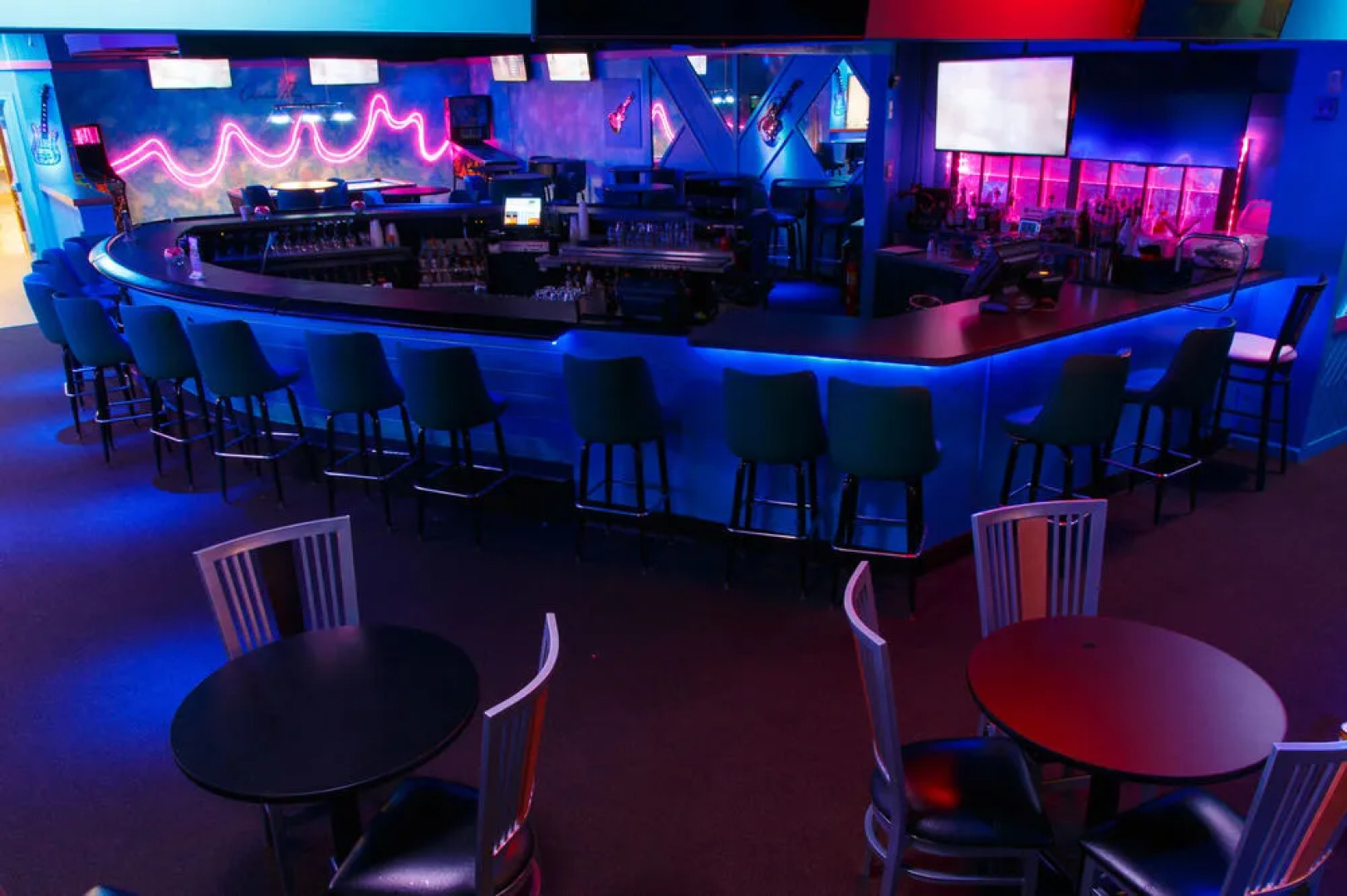 California Palms Hotel & Suites