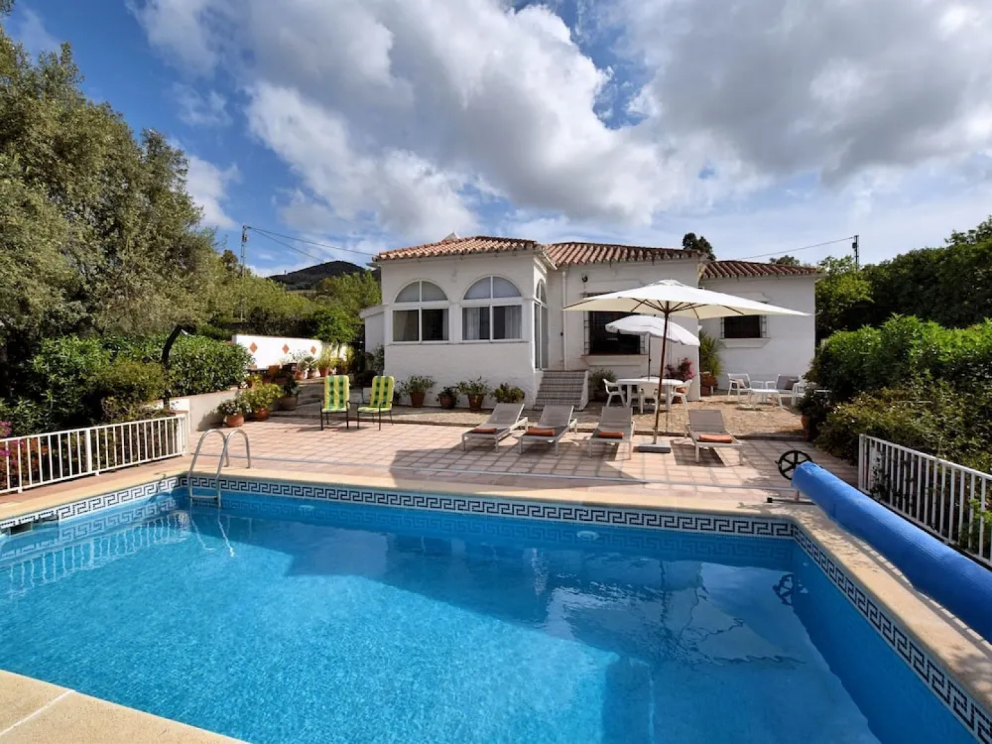 Lovely Holiday Home With Private Swimming Pool in Almogía