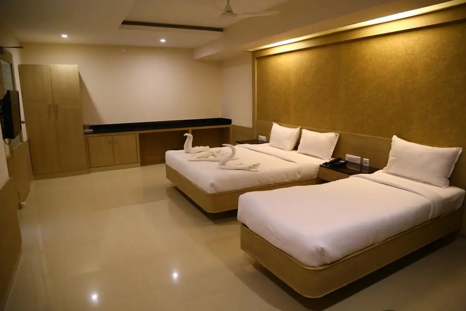 Hotel Varshan International