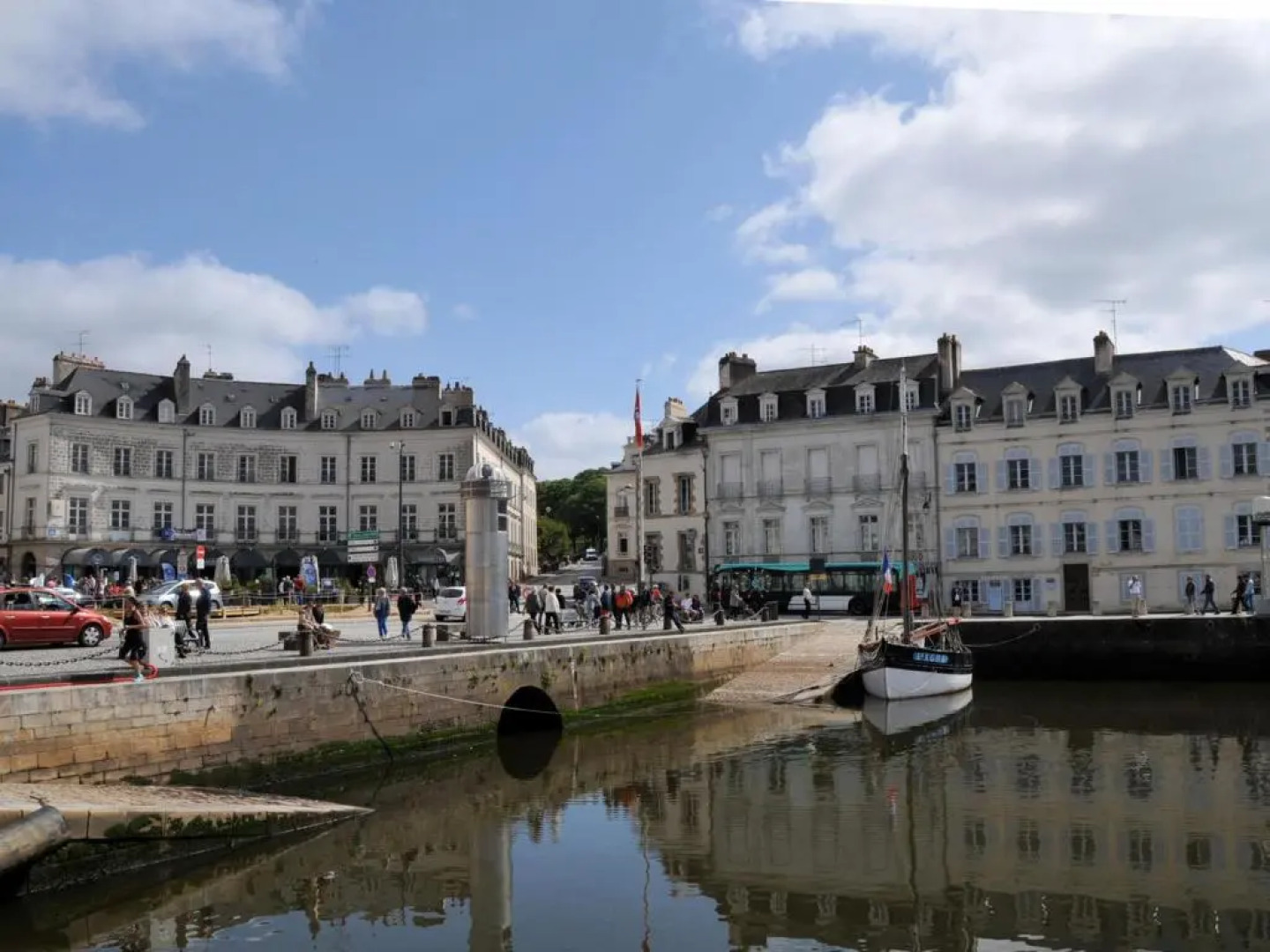 Une Suite A Vannes
