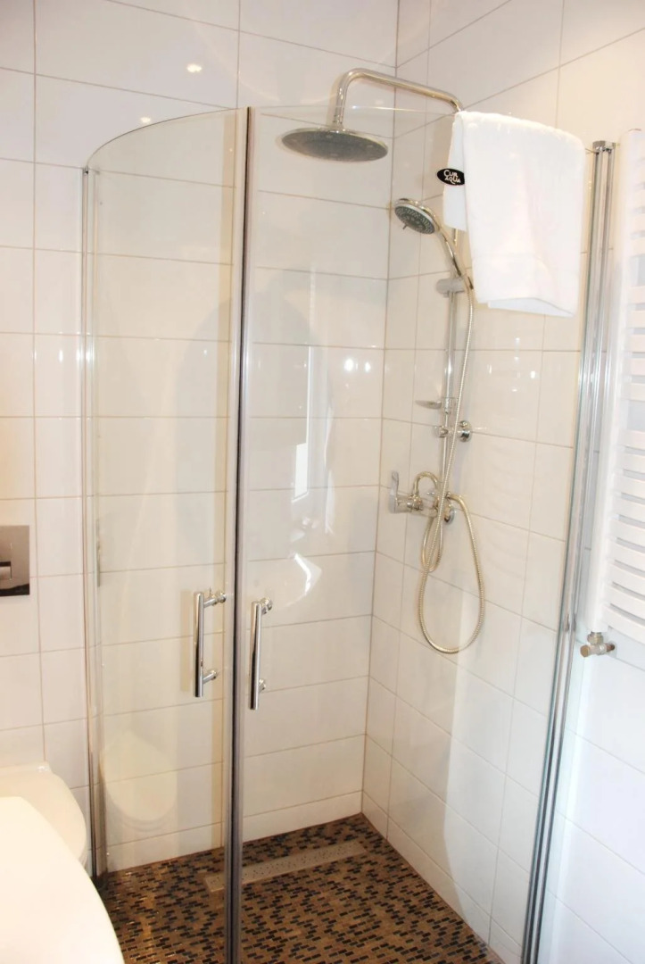 7th Room Guest House