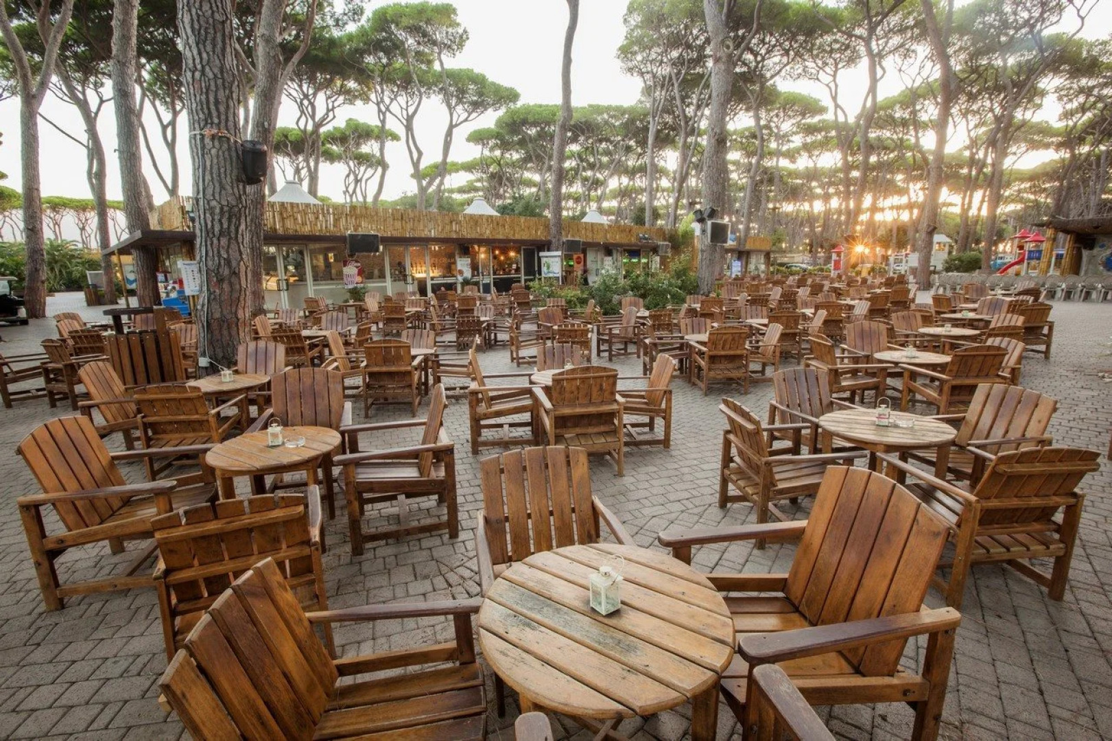 Hu Park Albatros Village