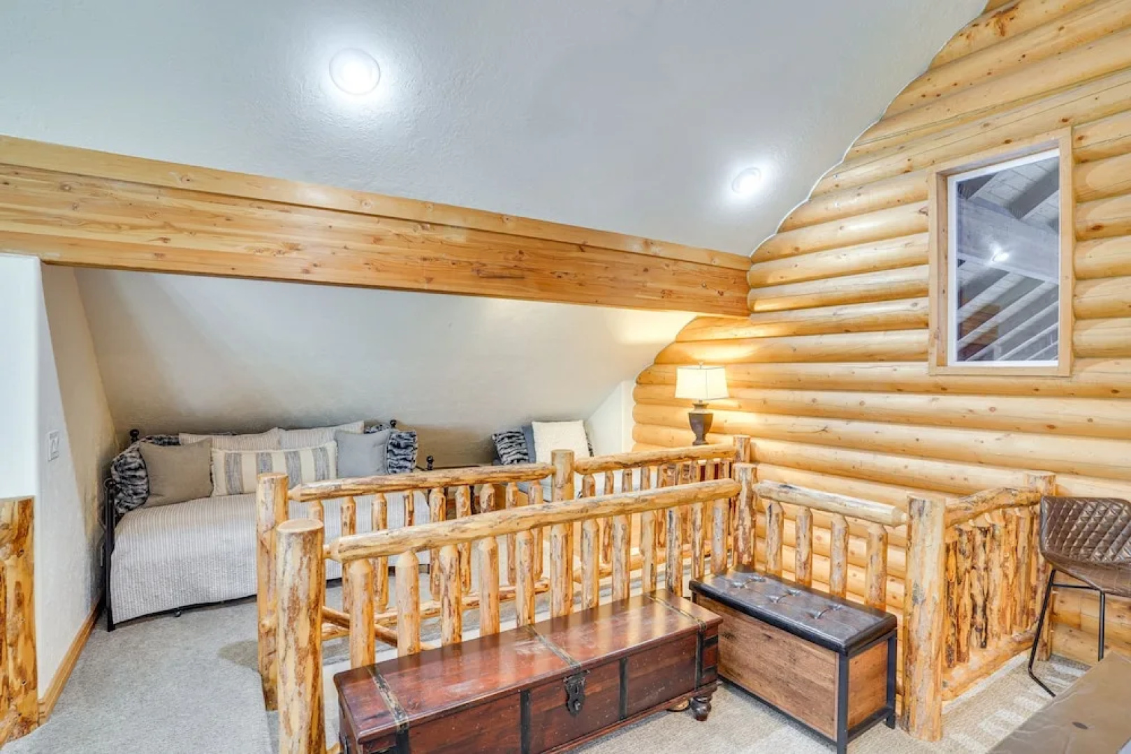 Spacious Mtn Manor, 1 Mi to Brian Head Resort!