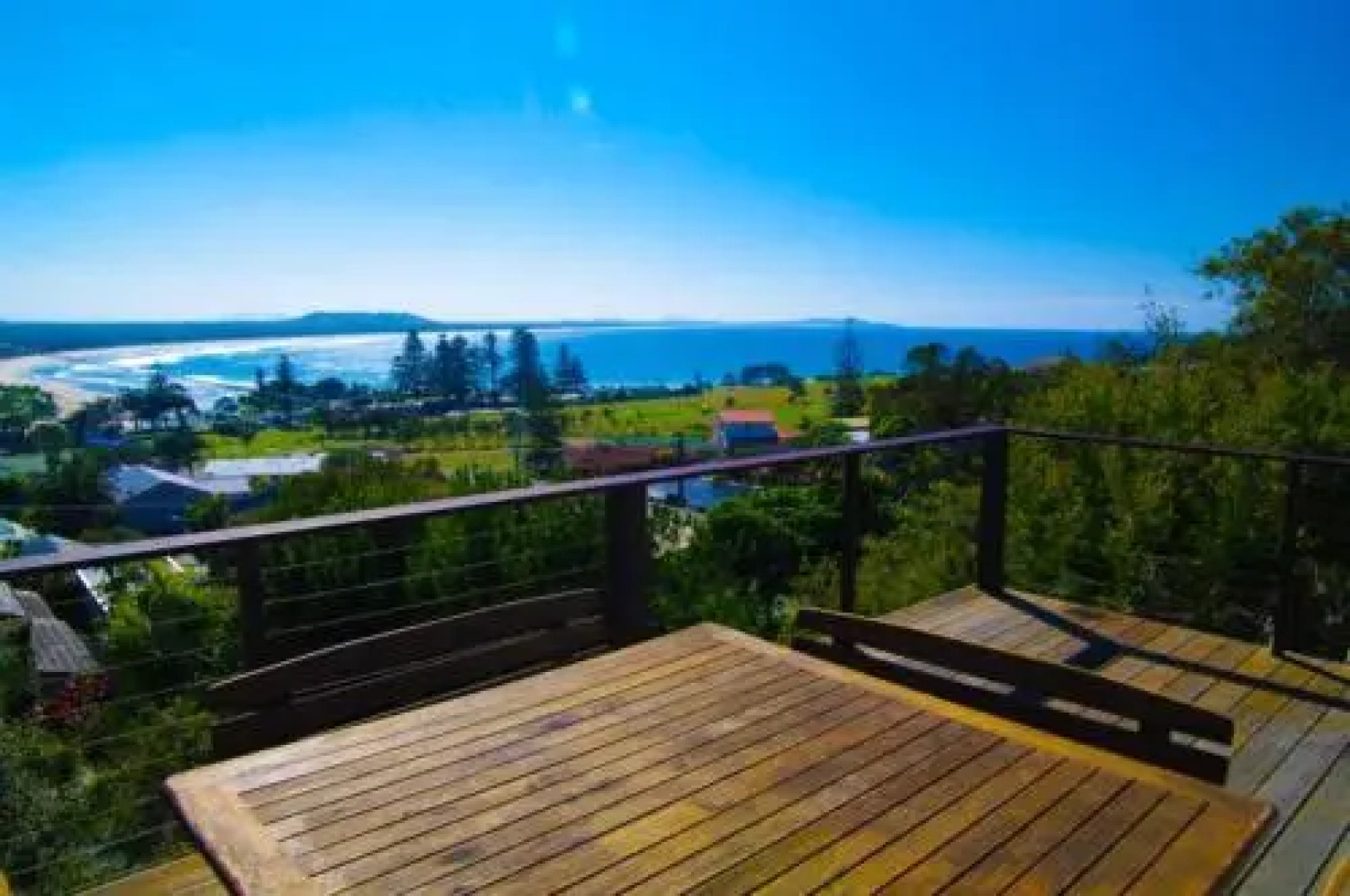 Barrels Beach House, 28 Dulconghi Street