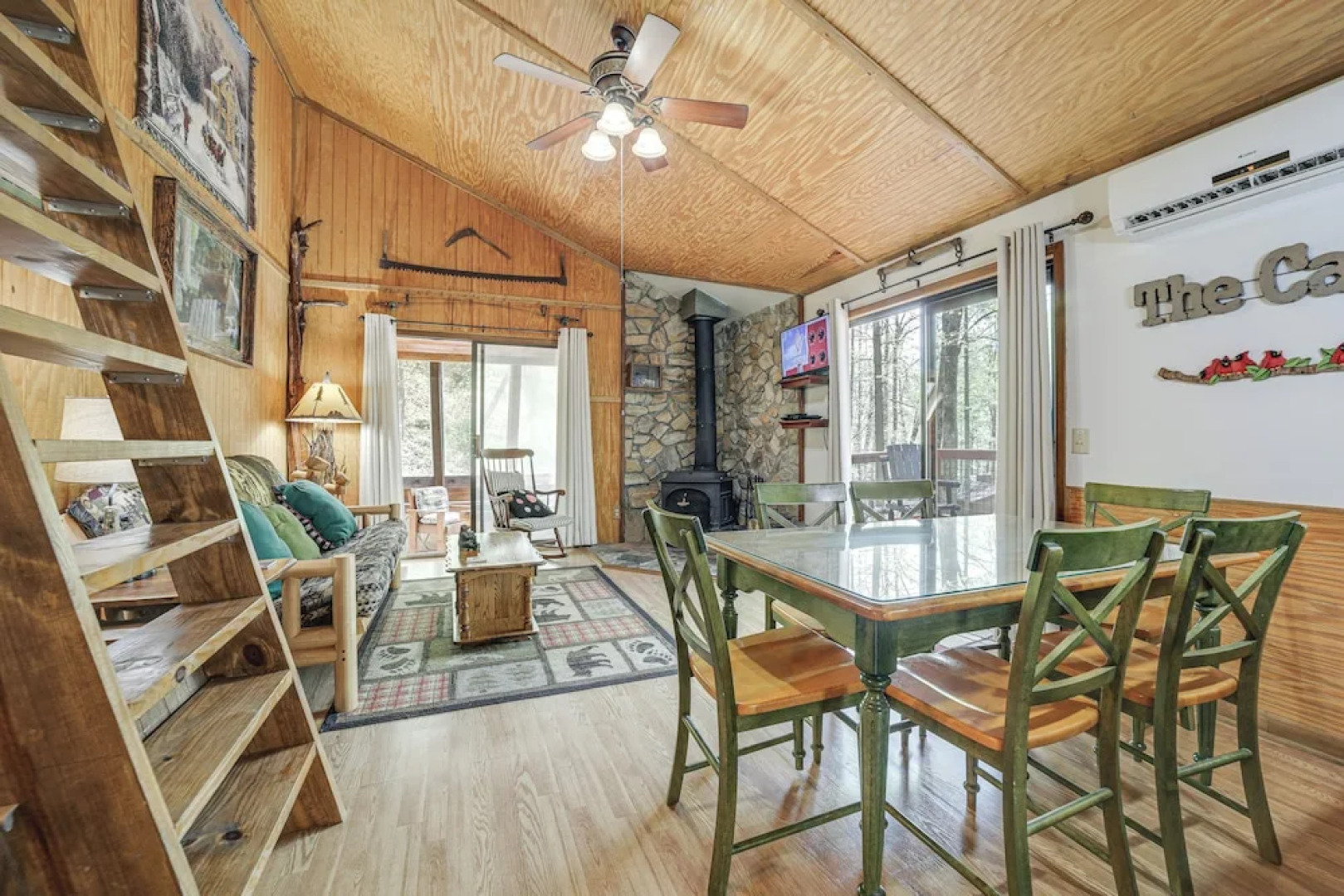 Creekside Cabin w/ Deck & Grill in Whittier!