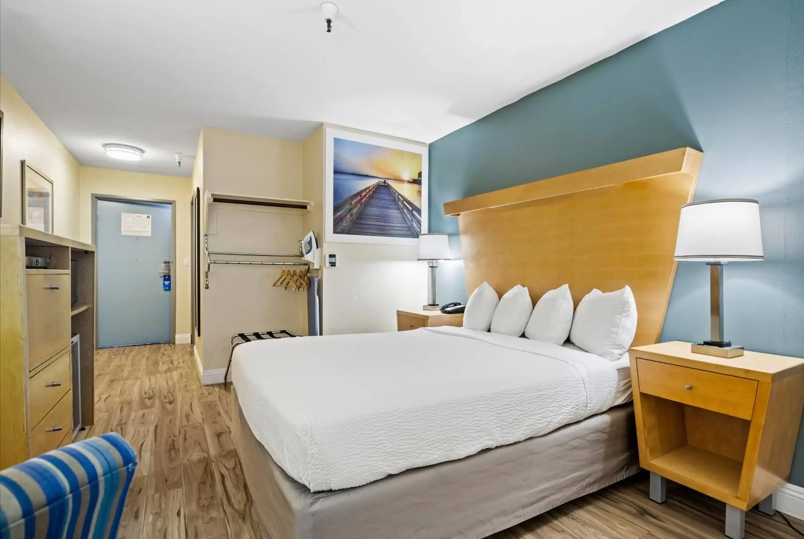 Days Inn by Wyndham Woodland
