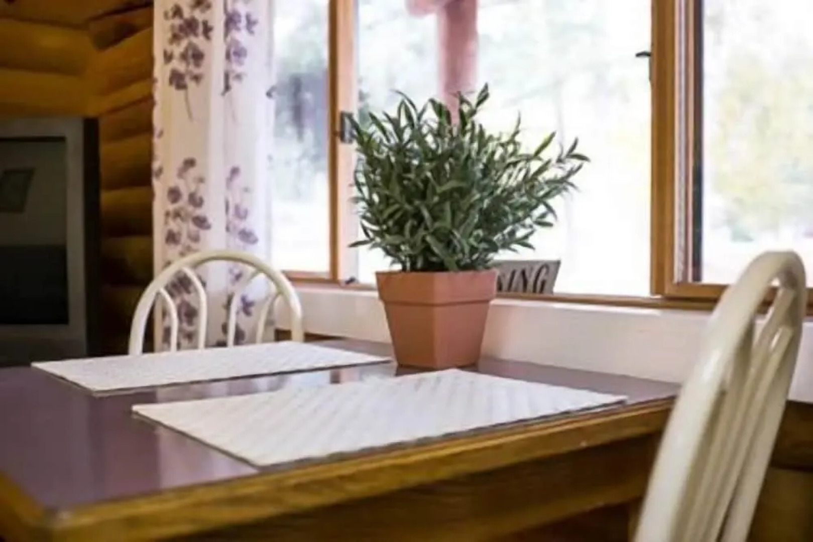 Overlook Inn & Cabins