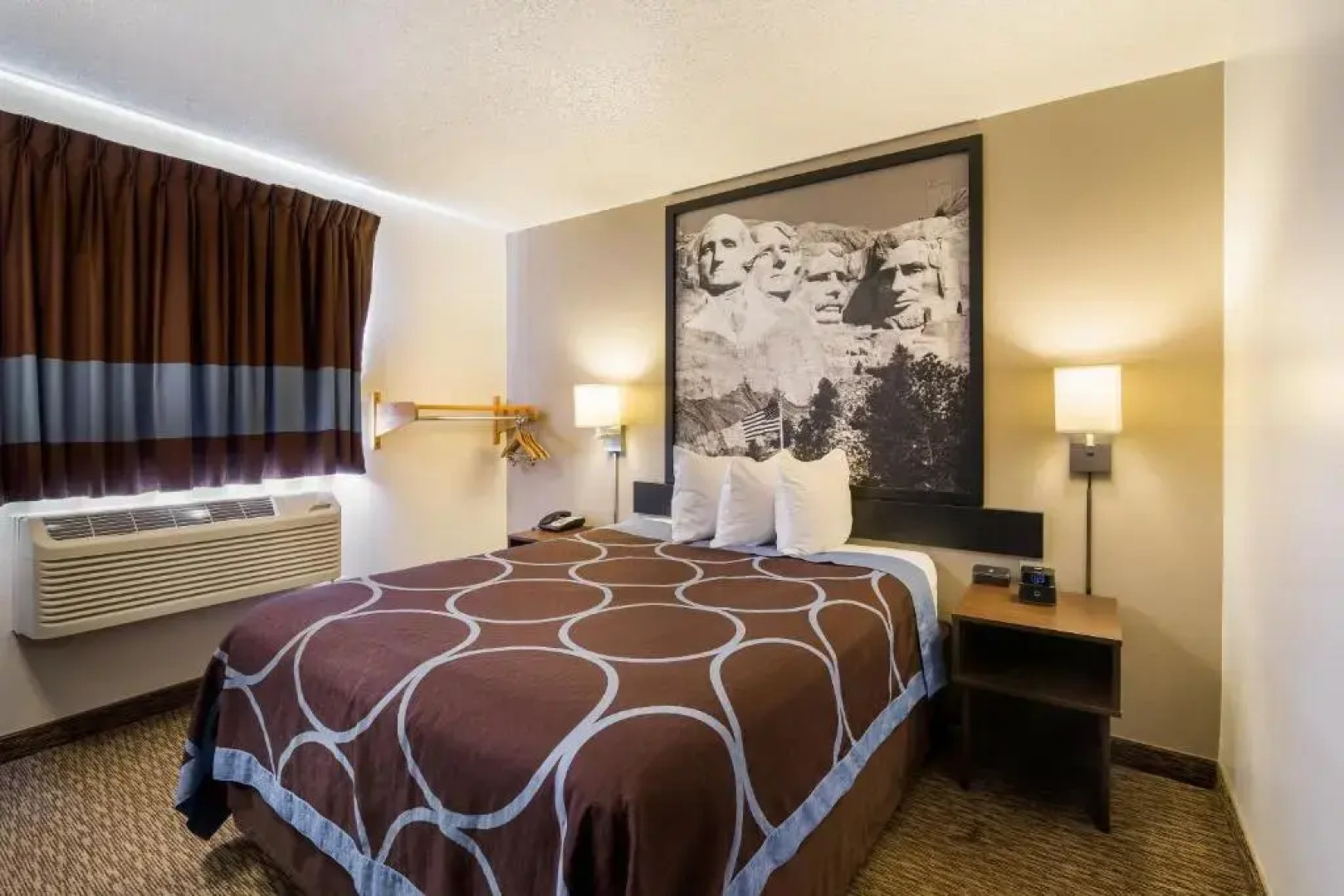 Super 8 Custer/Crazy Horse Area