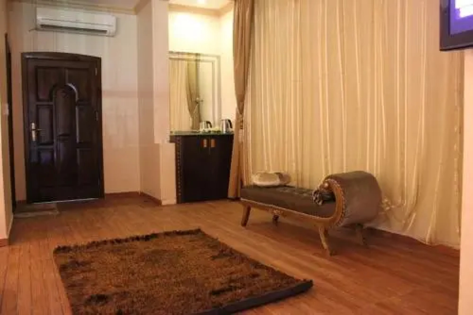 AL Bian Suites Hotel