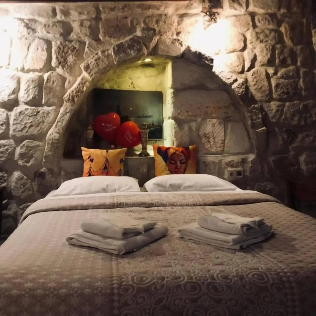 Sinasos Palace Cave Hotel