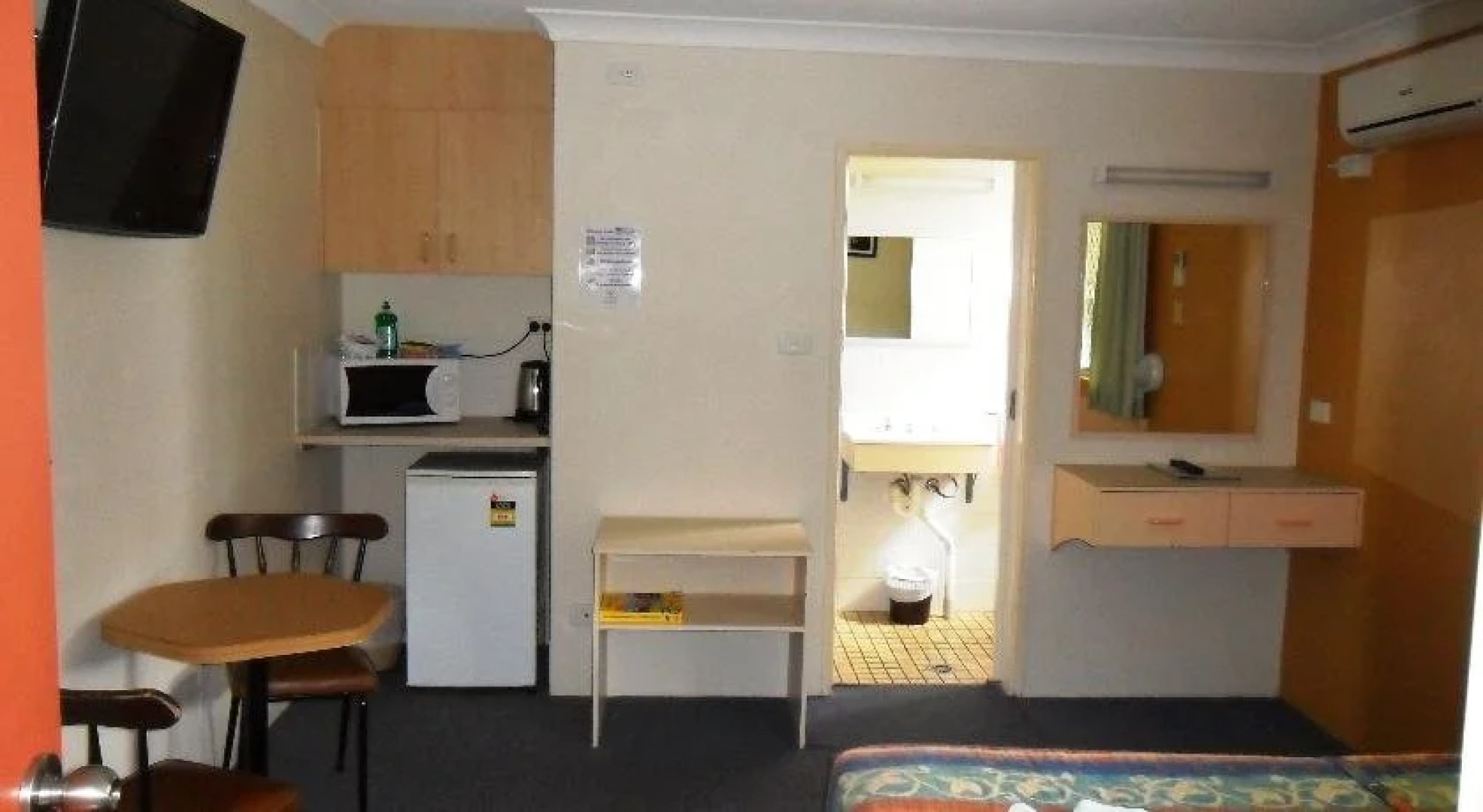 Hawaiian Sands Motor Inn