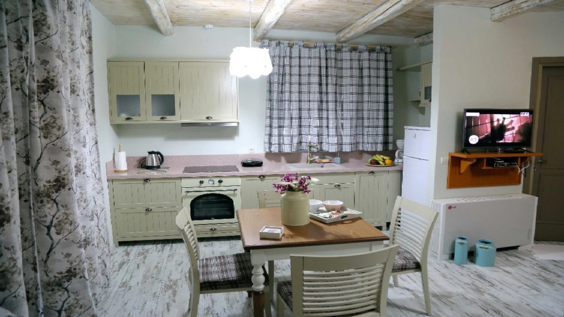 Asion Lithos - Deluxe Studio