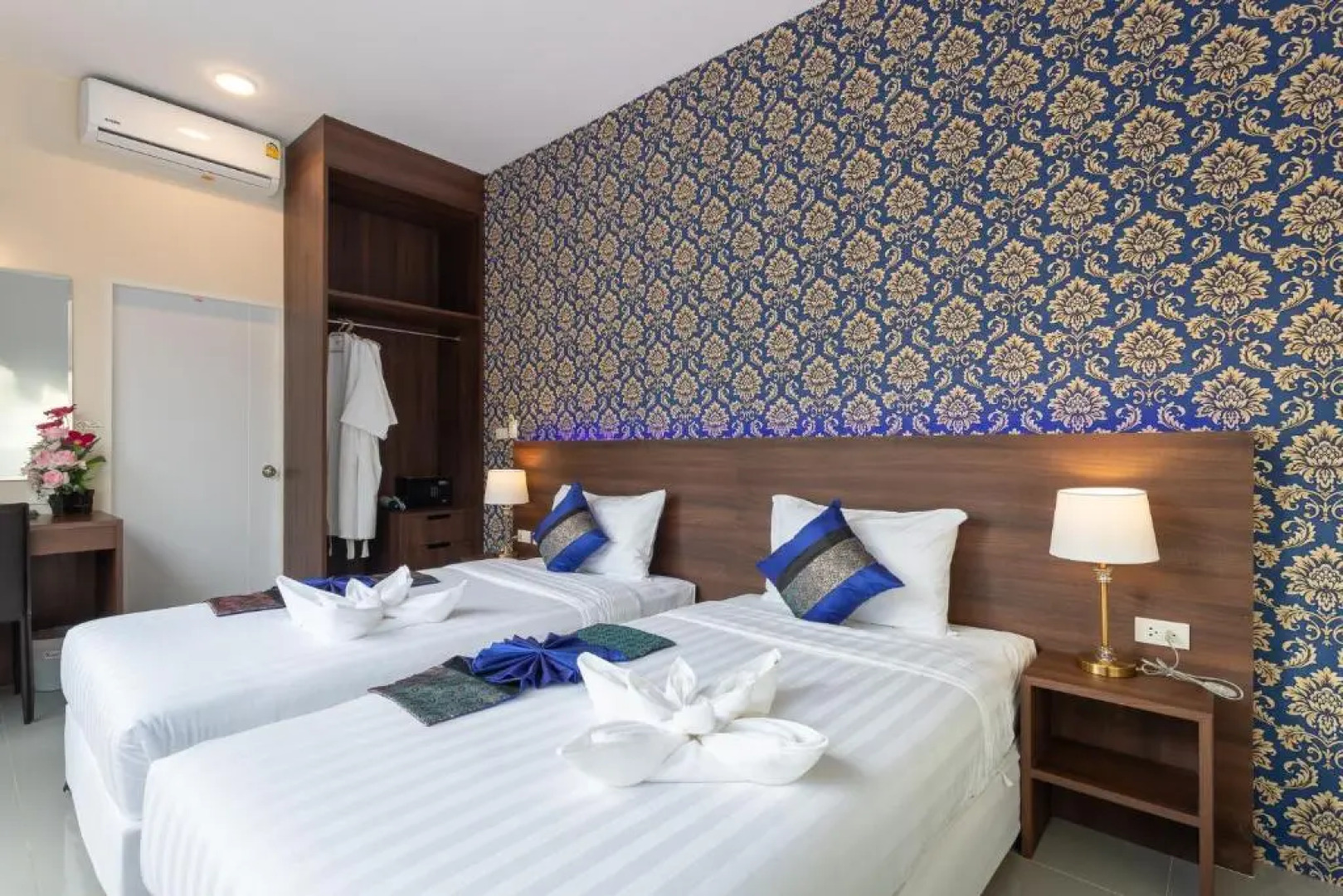 The Thames Pool Access Resort SHA+