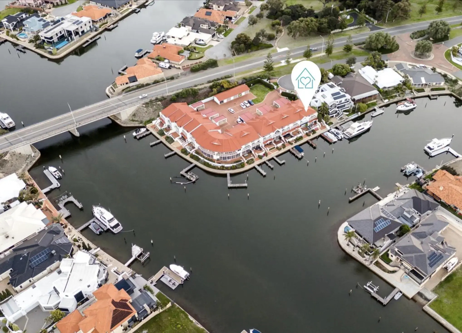 Canal Home -Close to Beach and City Centre