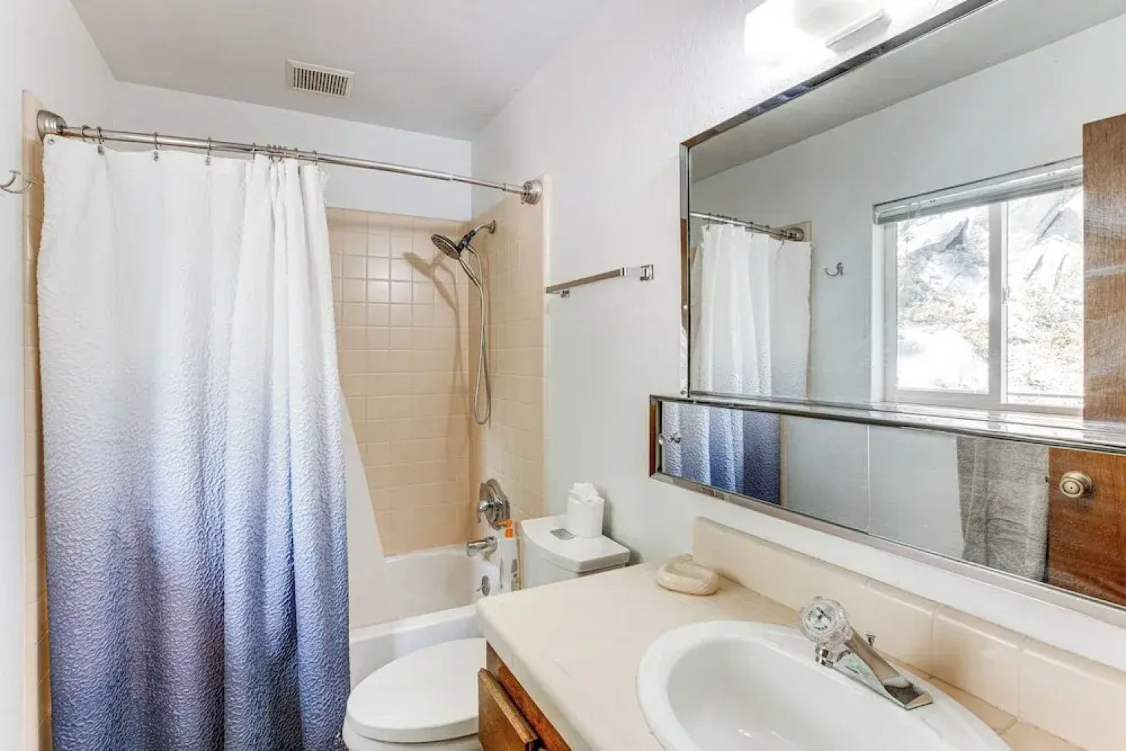 4 Mi to Beach: Lake Tahoe Mountain Retreat!