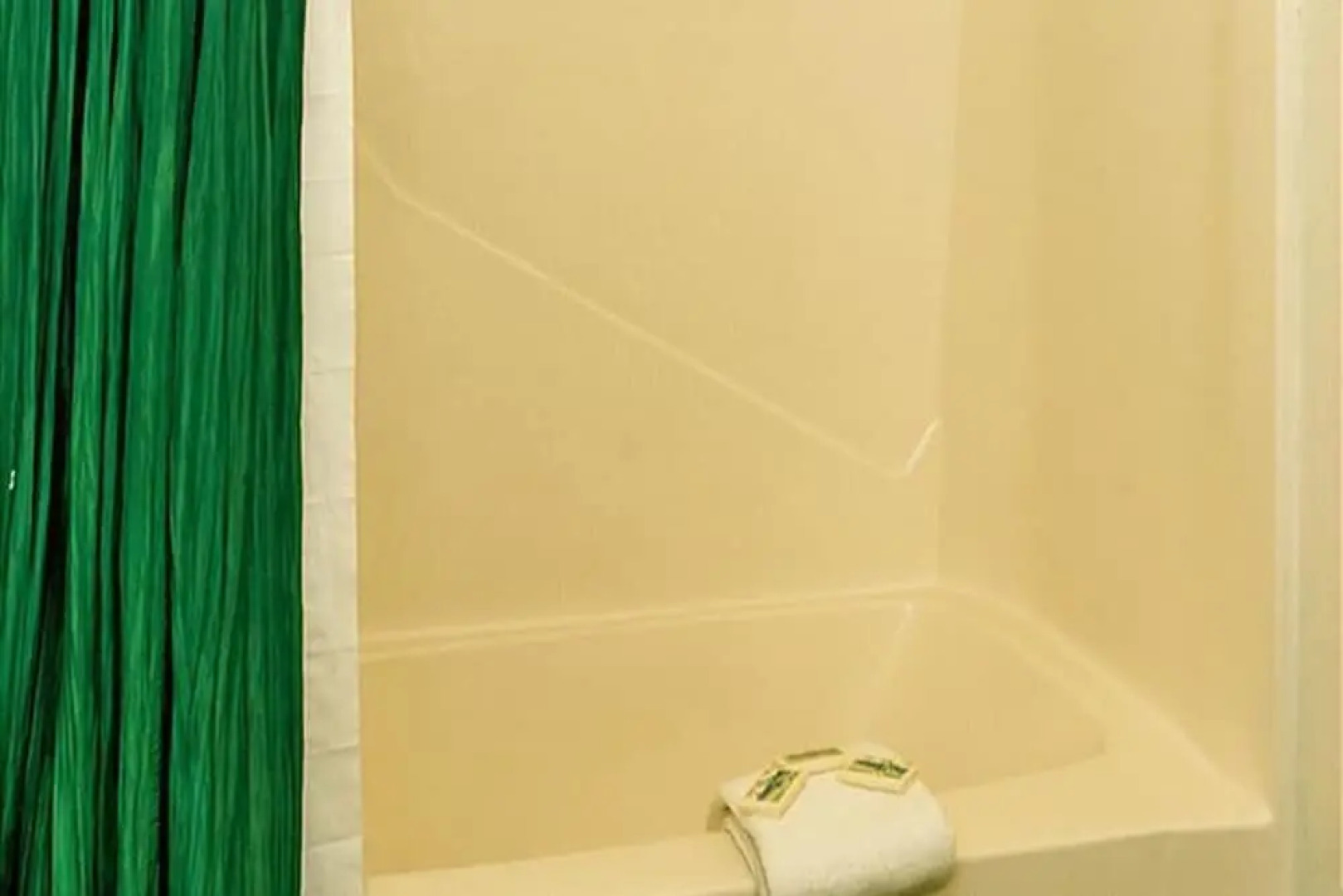 Emerald Shores Resort 2001 627850 by RedAwning