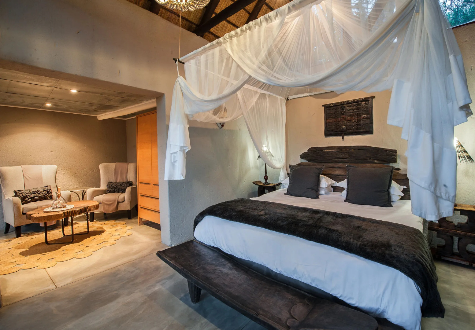 Pondoro Game Lodge  - Open to Kruger Park