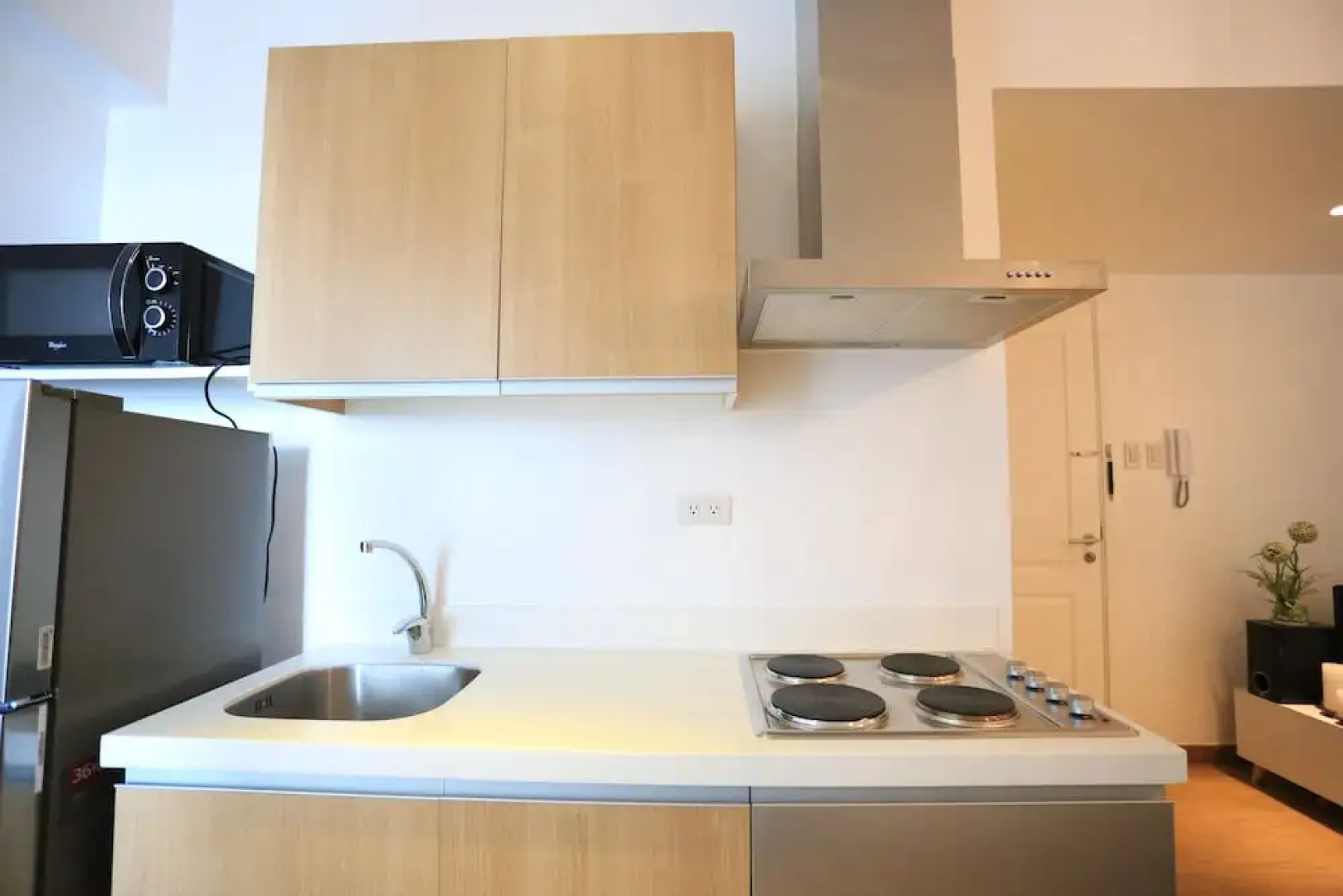 Maui Condotel @ Azure Urban Resort Residence