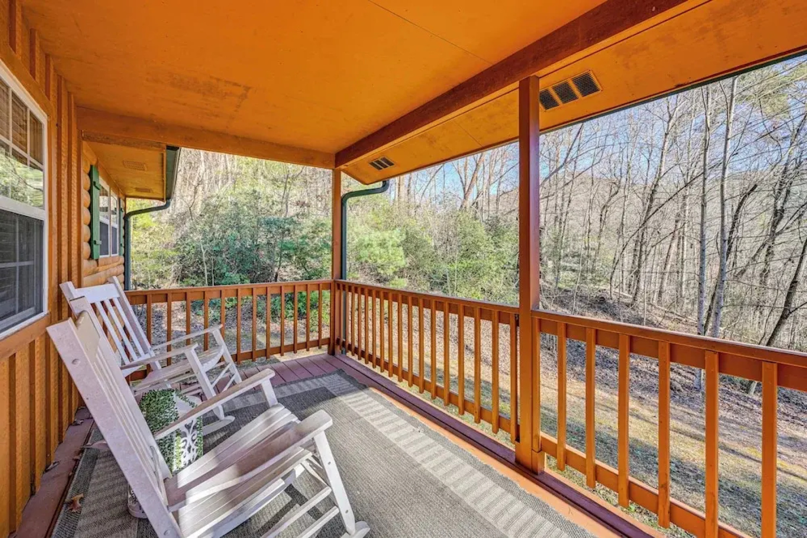 8 Mi to Chattooga River: Pet-friendly Mtn Cabin