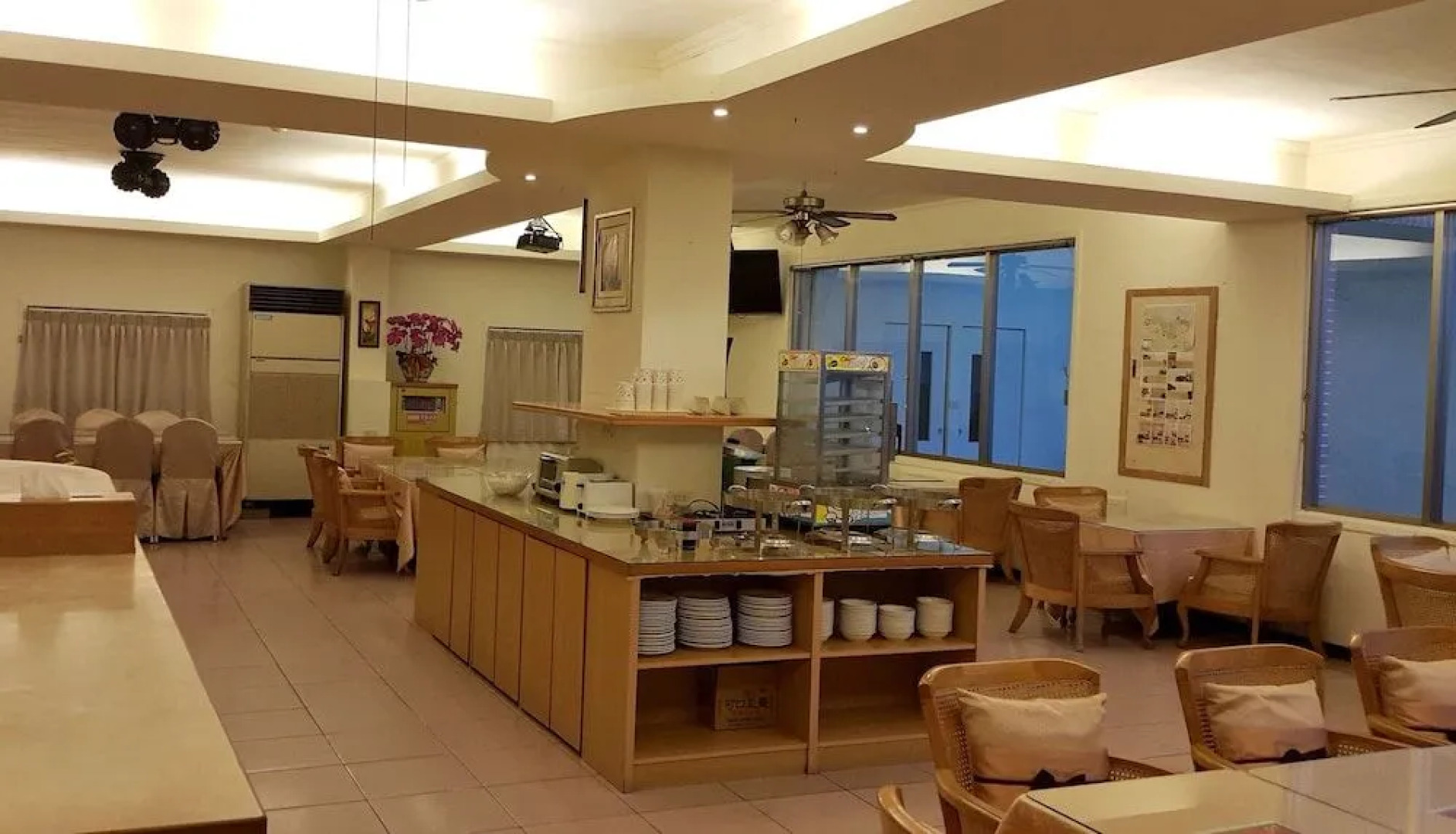 Yifeng Business Motel