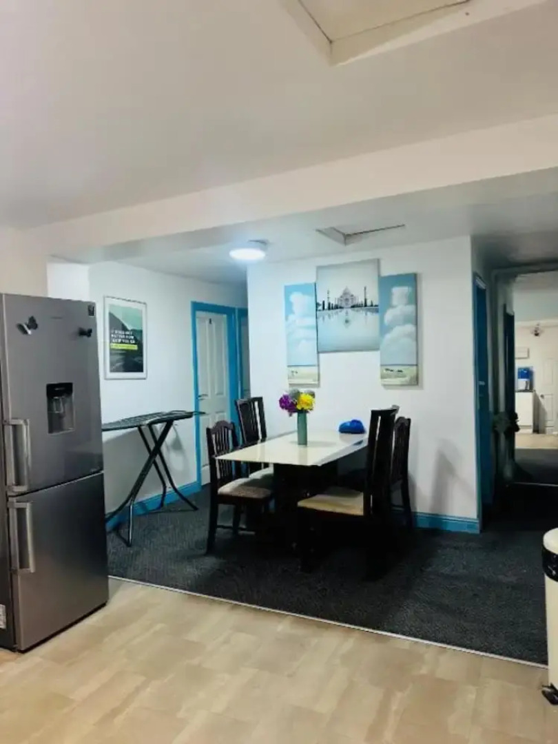 OYO Unique Private Rooms - Bolton Central, Free Parking