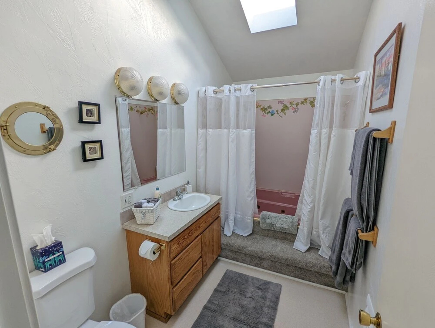 Juan de Fuca Waterfront Hotel & Cottages