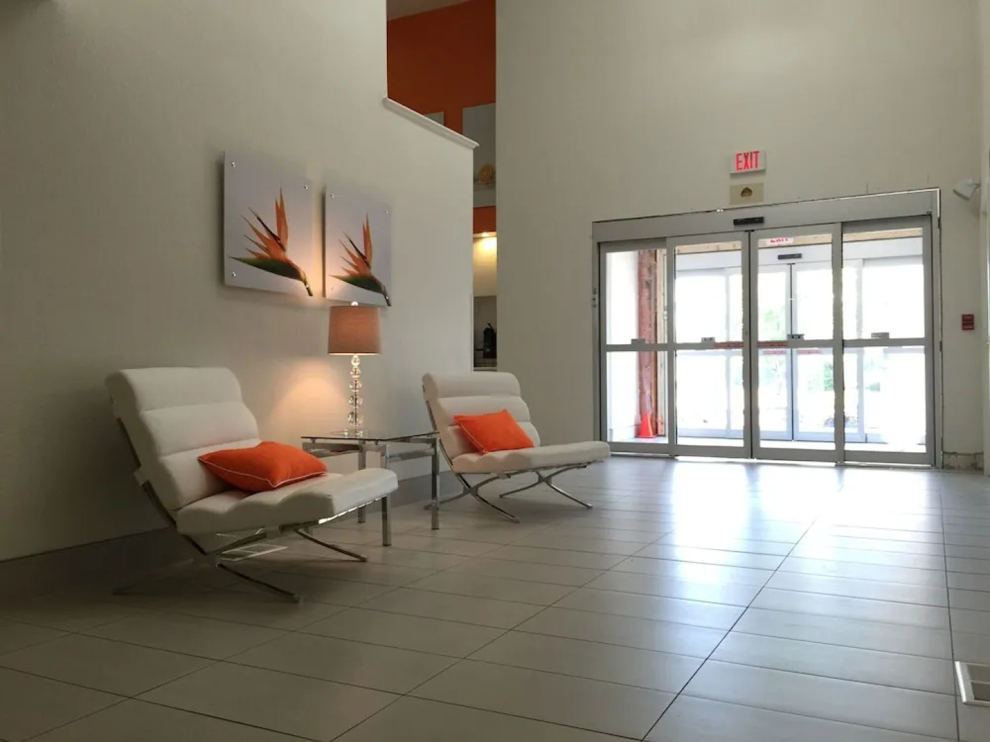 Schoenbrunn Inn & Suites