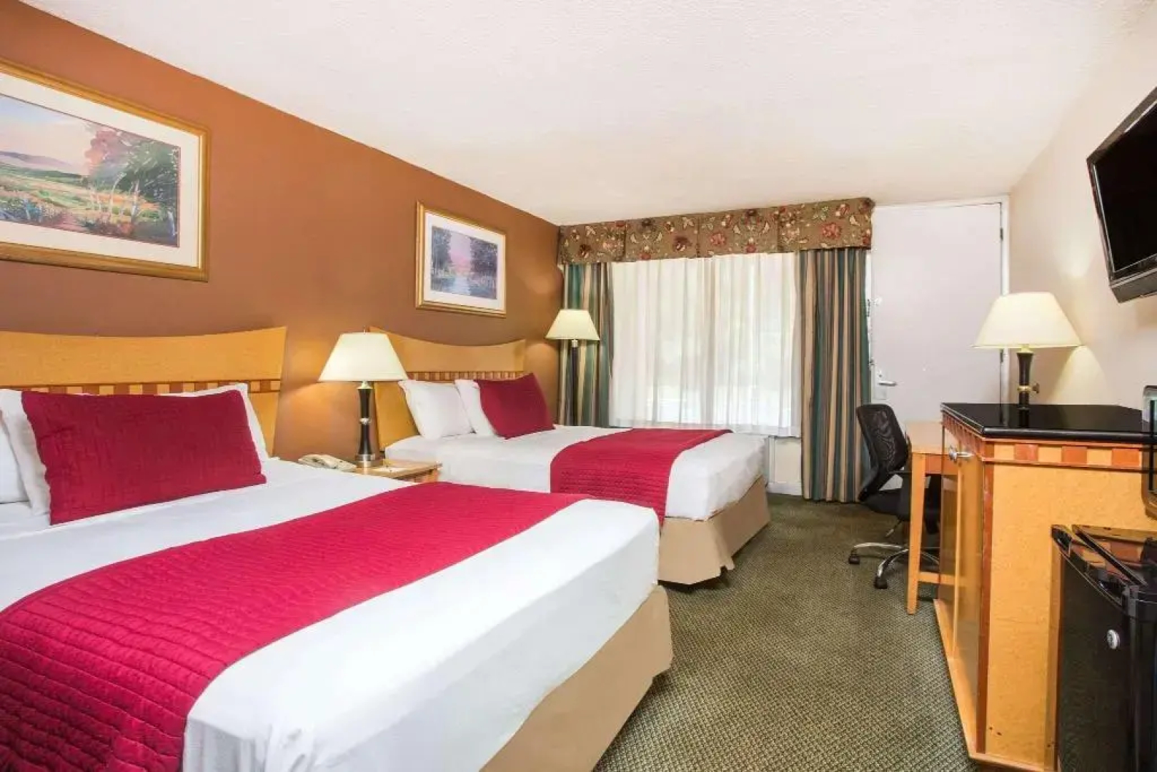 Ramada by Wyndham & Suites Warner Robins