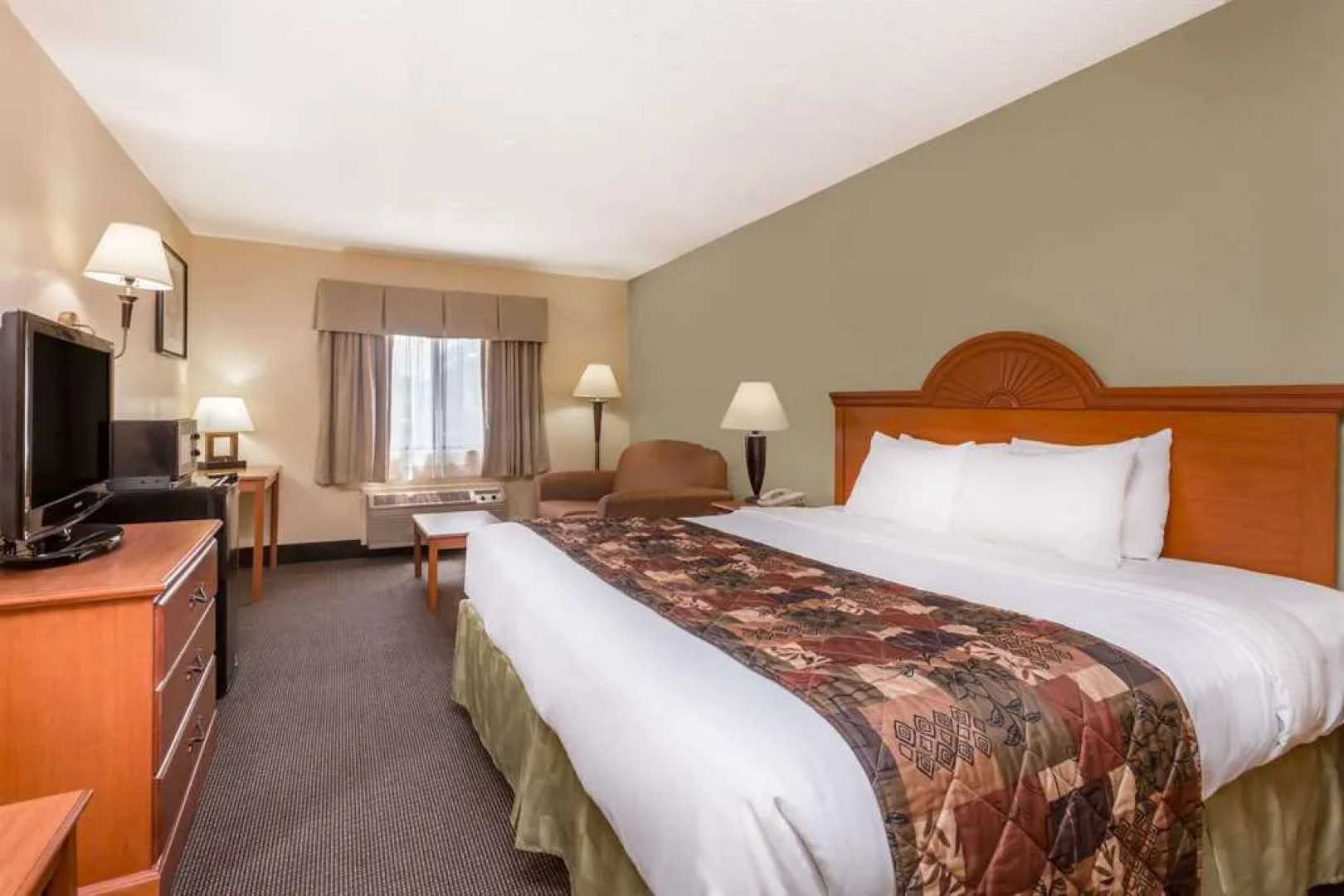 Baymont Inn & Suites LaGrange