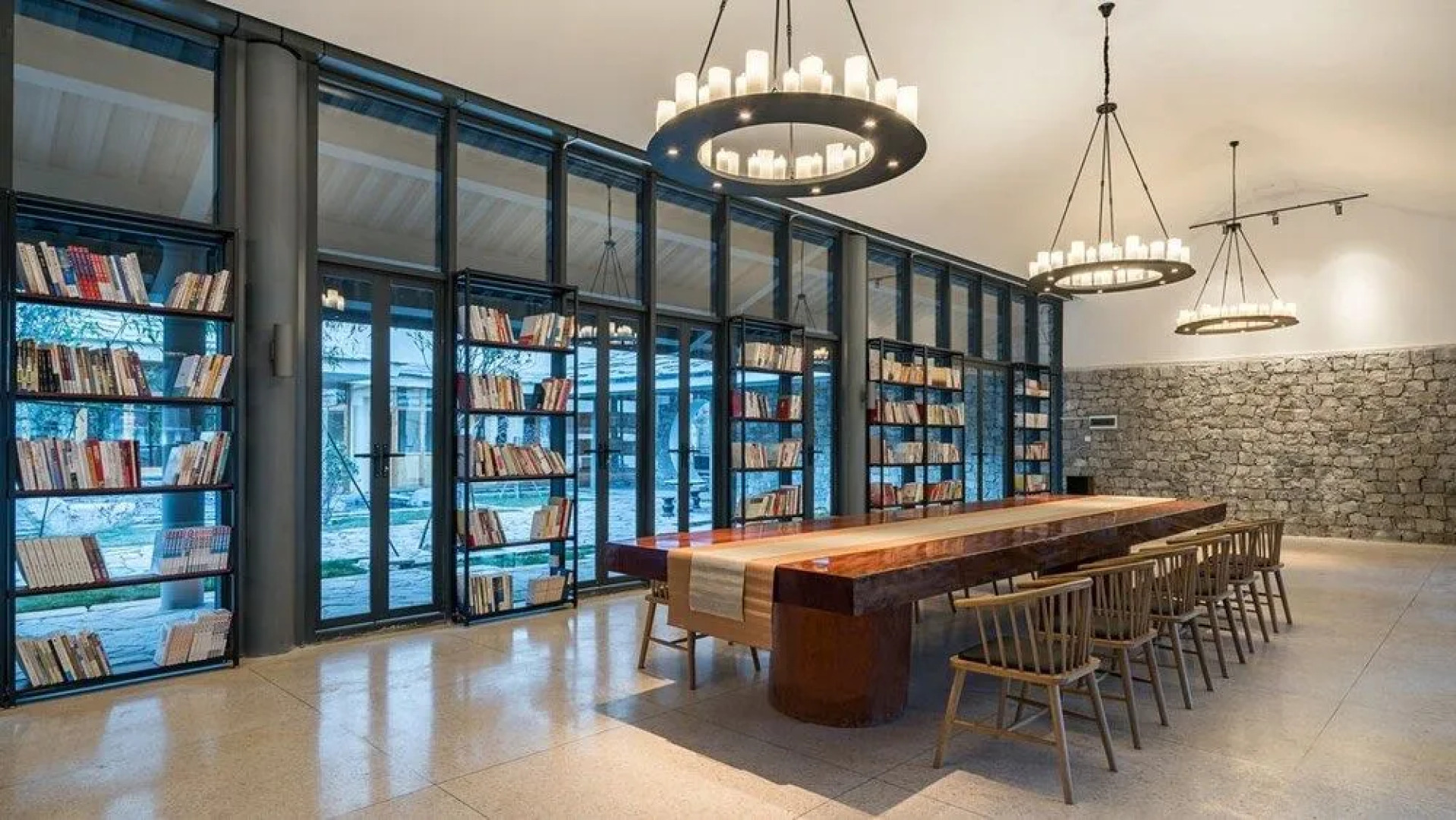 Wuhua Yishu Shouzhuo Park