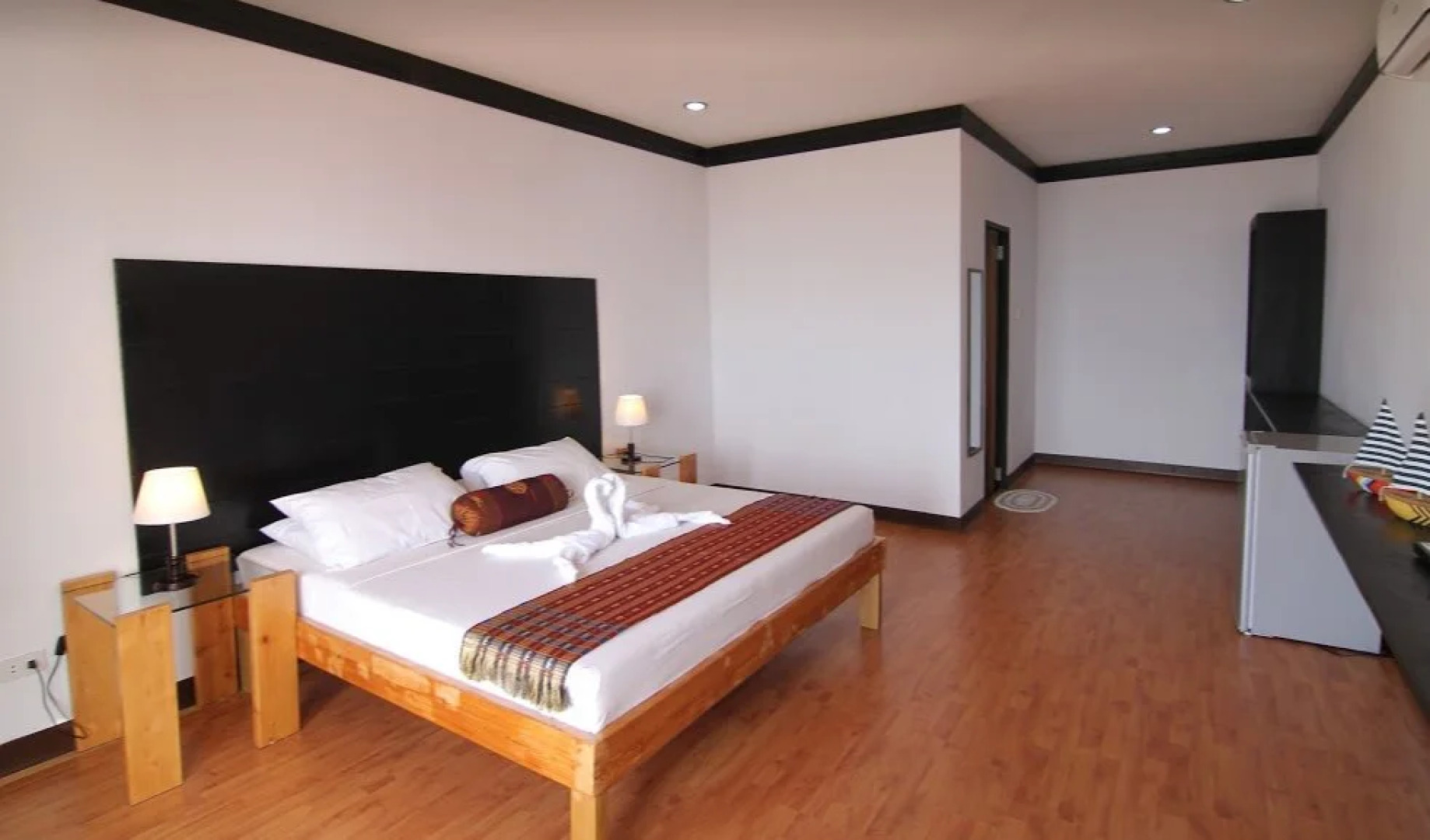 Cebu Club Fort Med Resort