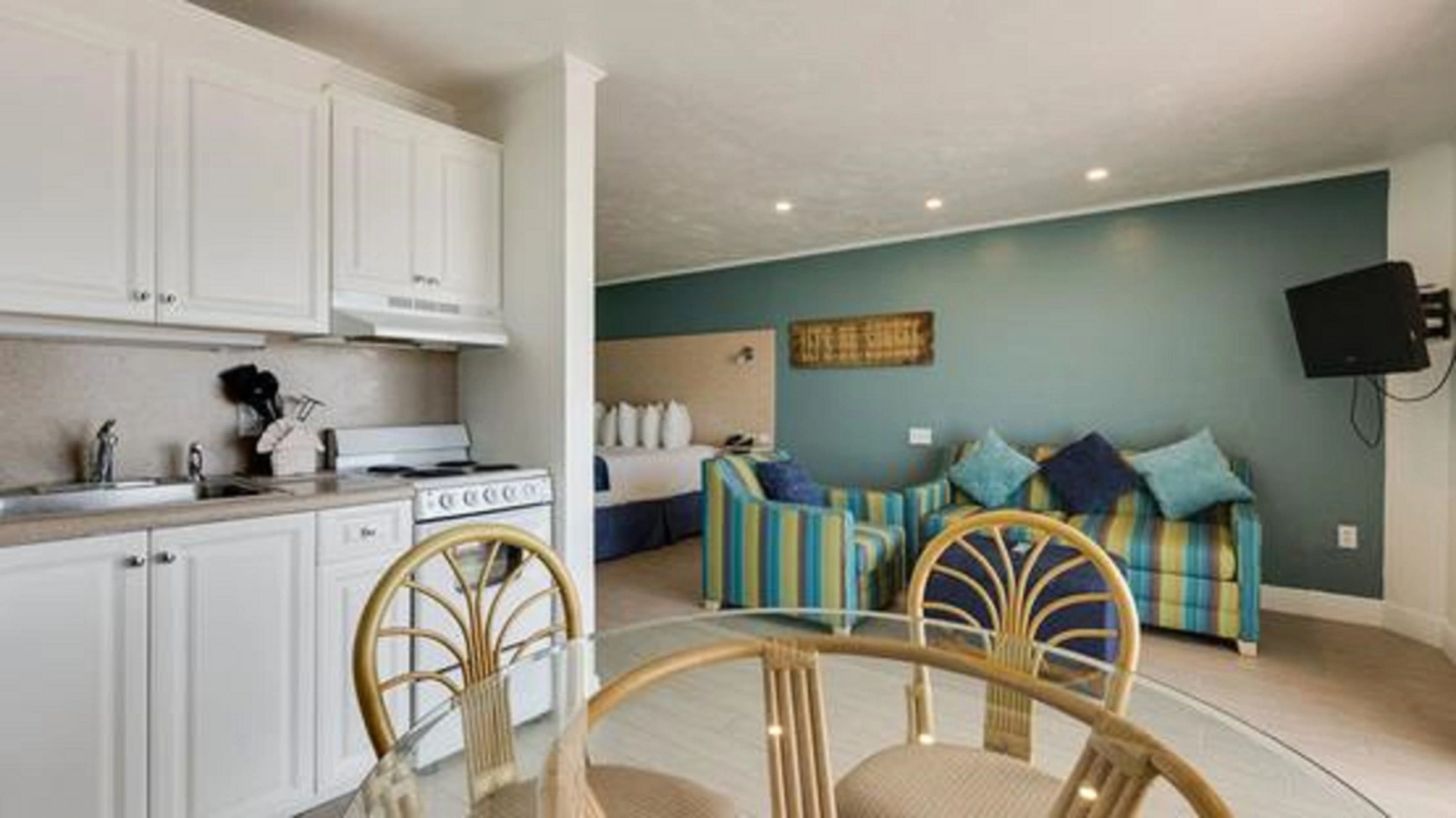 Outrigger Beach Resort