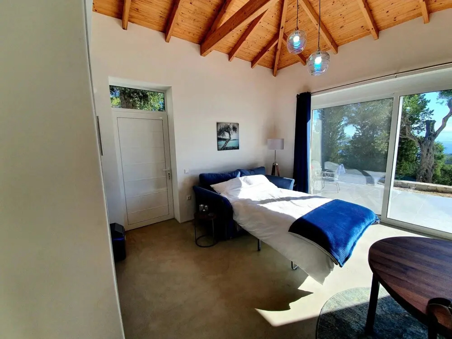 Villasleeps10-garden-freeparking-pool-ac