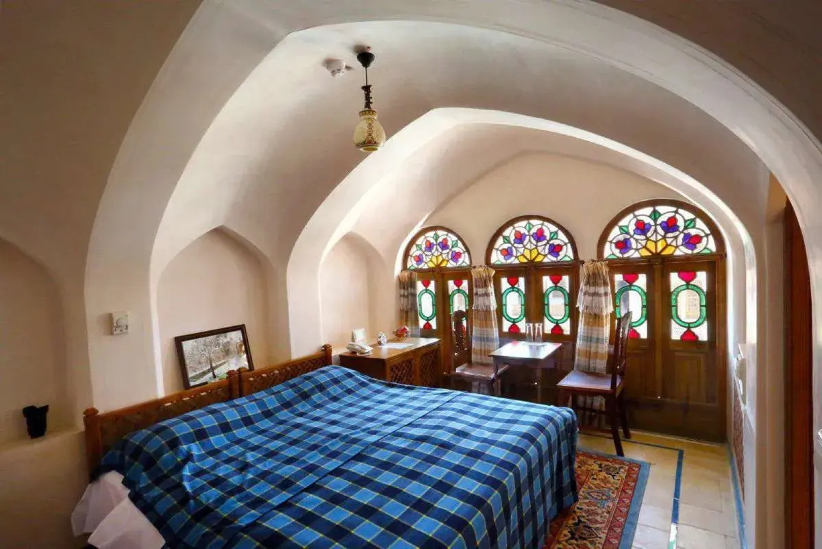 Mahinestan Raheb Hotel