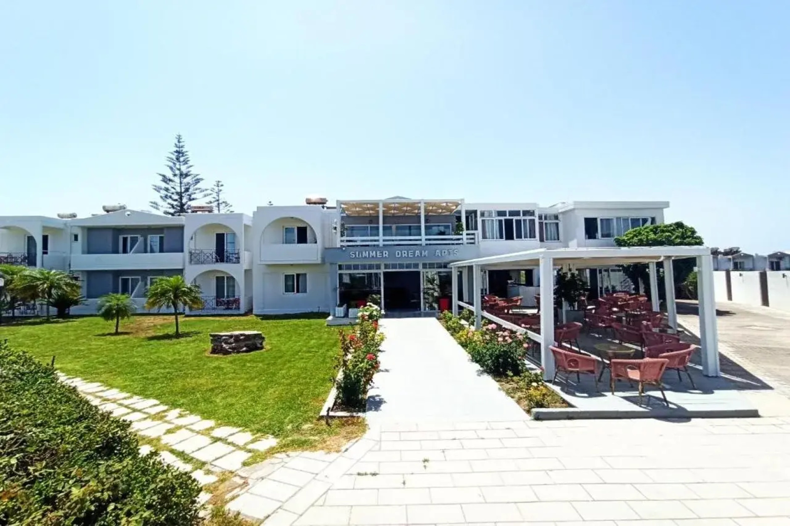 Summer Dream Hotel